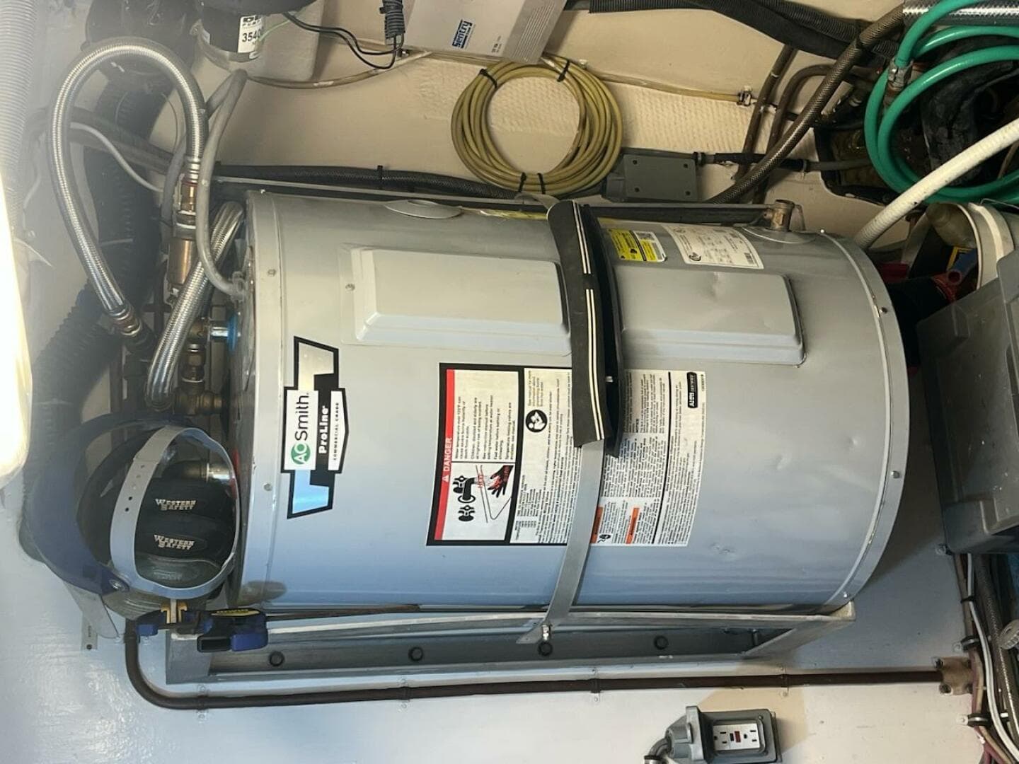 1985 Hatteras Motor Yacht