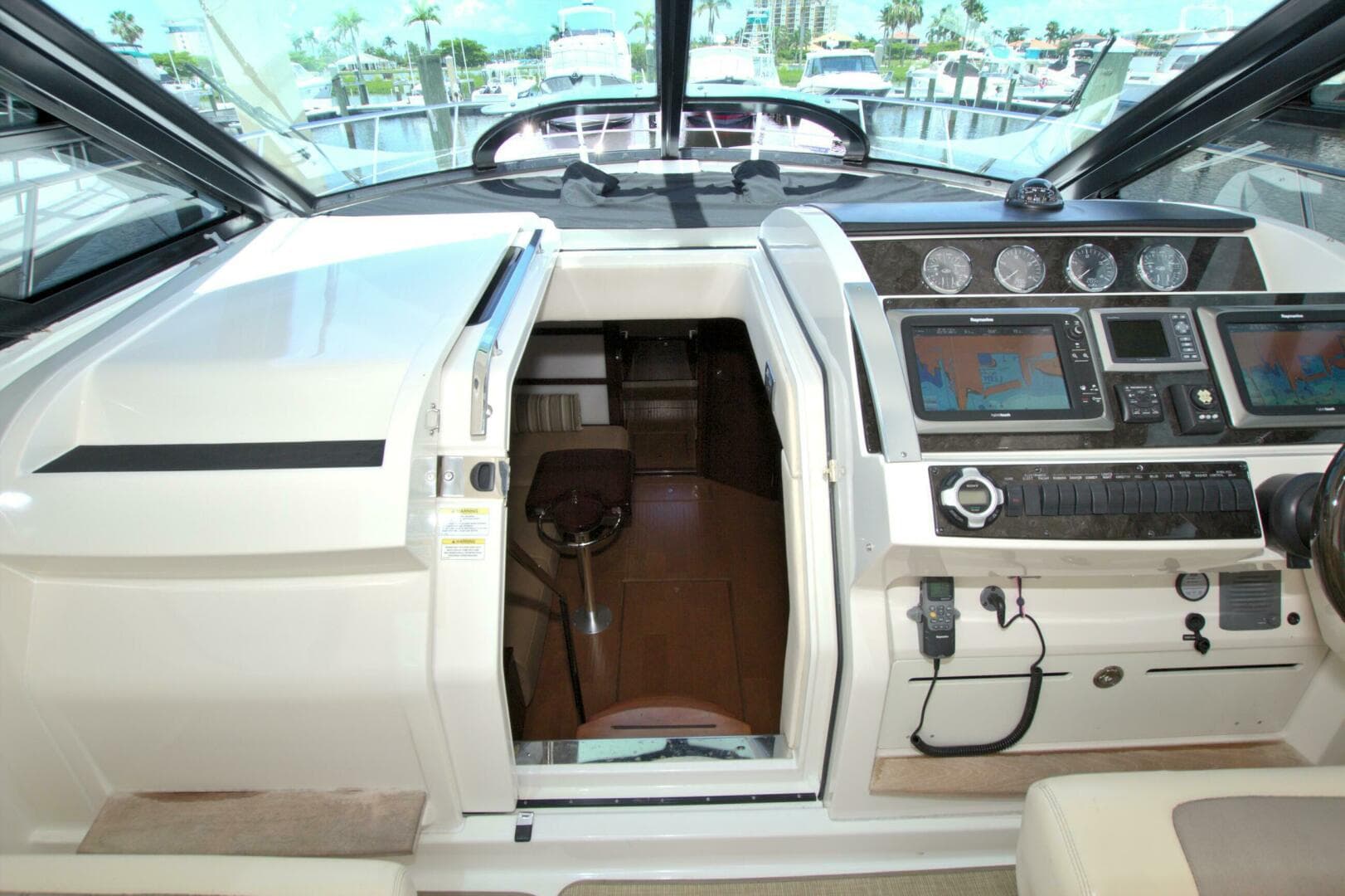 2013 Sea Ray 450 Sundancer