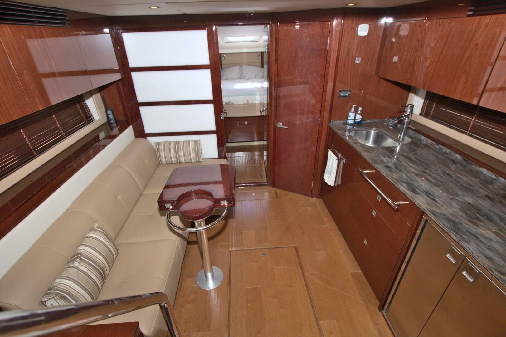 2013 Sea Ray 450 Sundancer