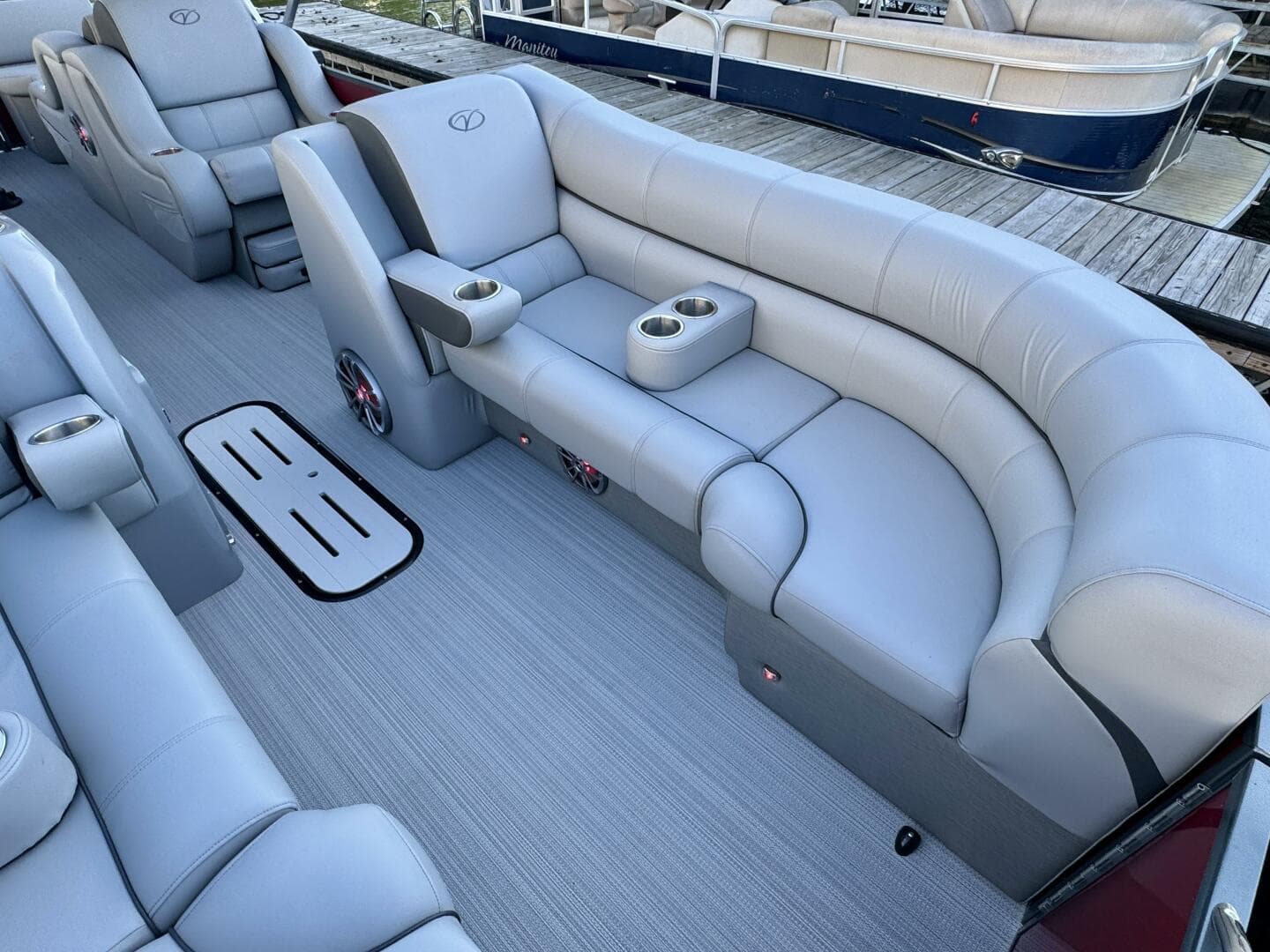 2023 Veranda Vertex VTX 22R TritoonFL