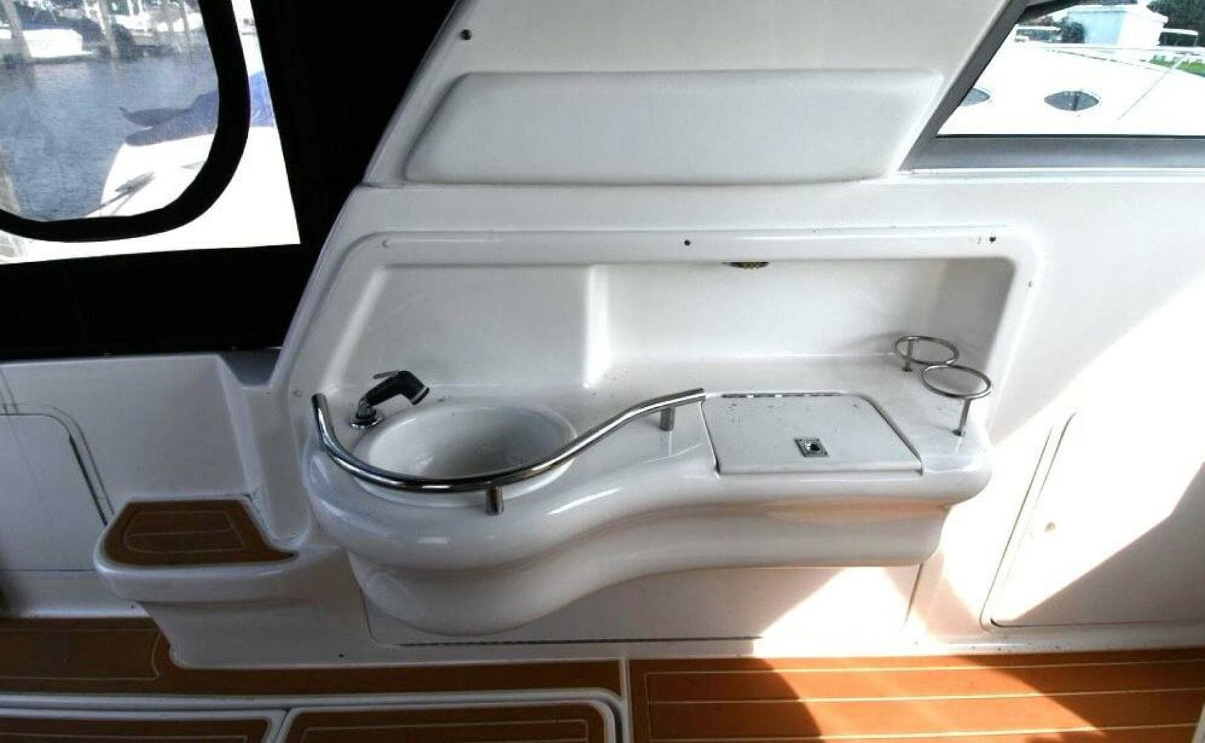 2001 Sea Ray 310 Sundancer