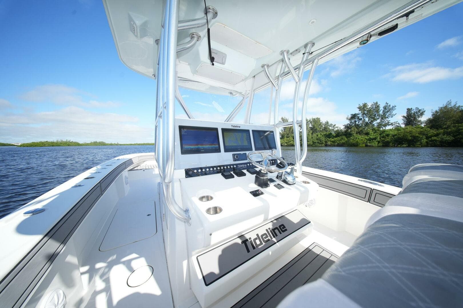 2020 TideLine Boats 365 OFFSHORE