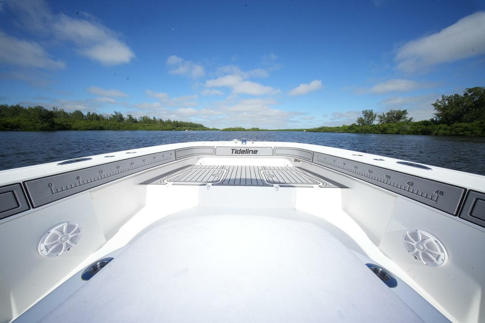 2020 TideLine Boats 365 OFFSHORE