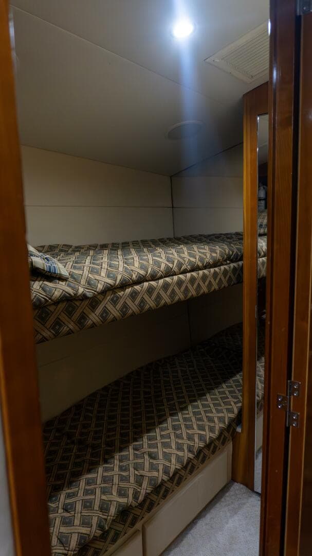 2001 Hatteras 60 Convertible - Sinyorita Salada