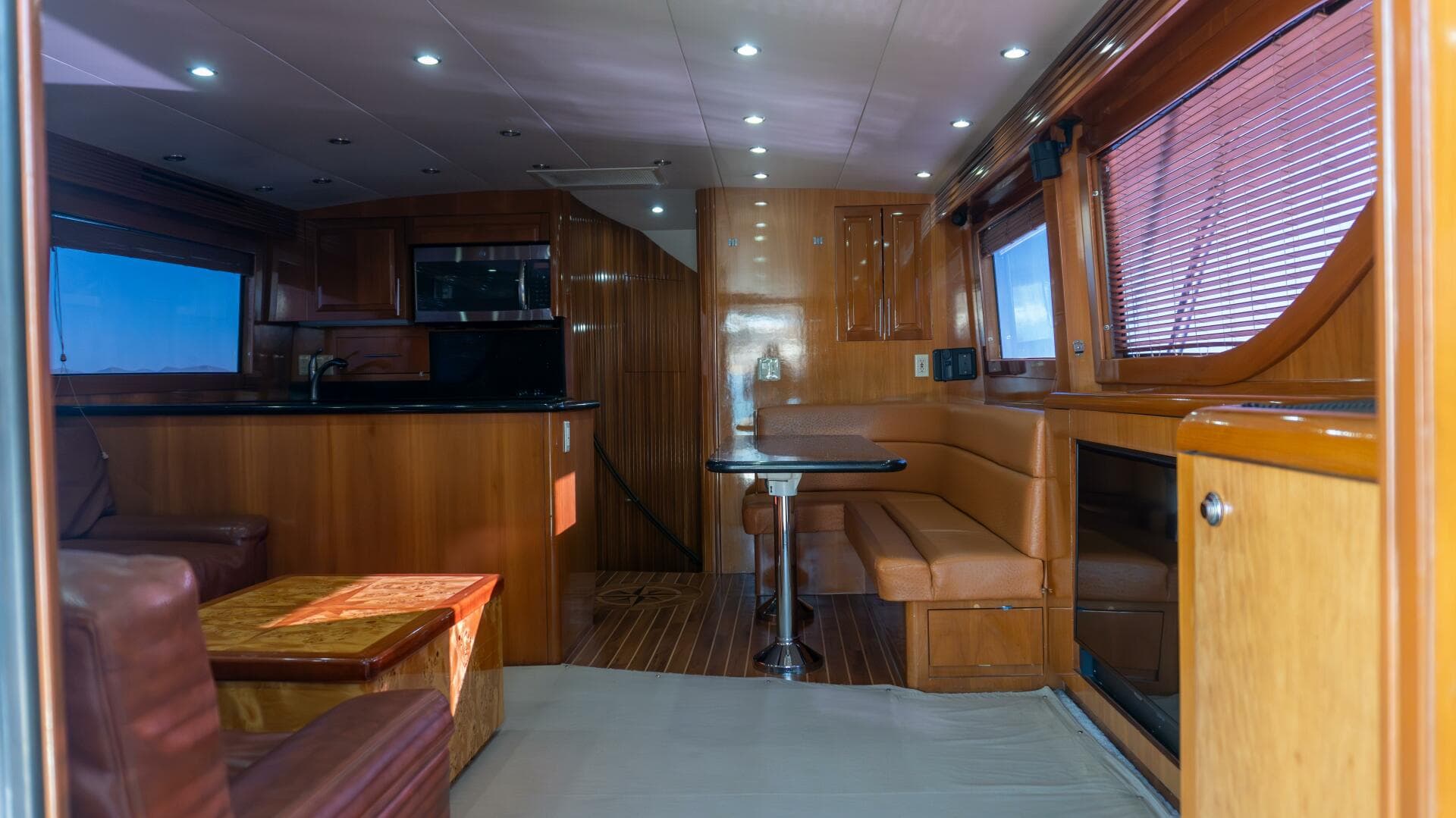 2001 Hatteras 60 Convertible - Sinyorita Salada