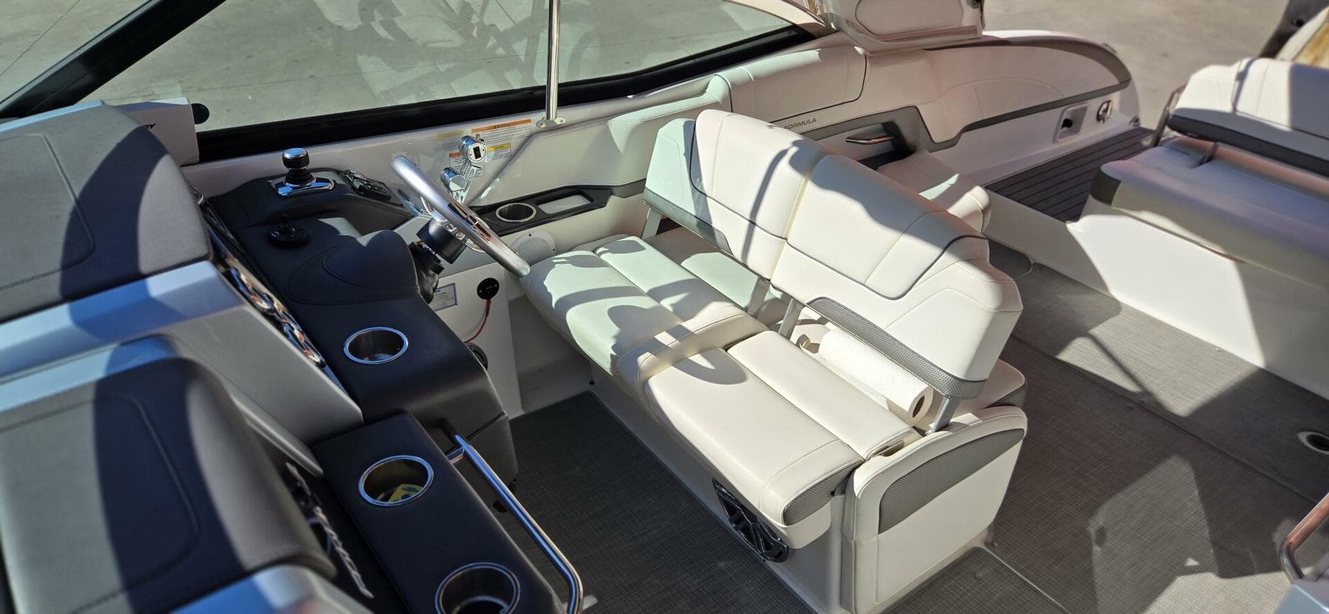 2016 Formula 330 Crossover Bowrider