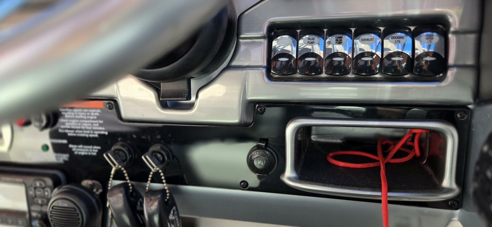 2016 Formula 330 Crossover Bowrider