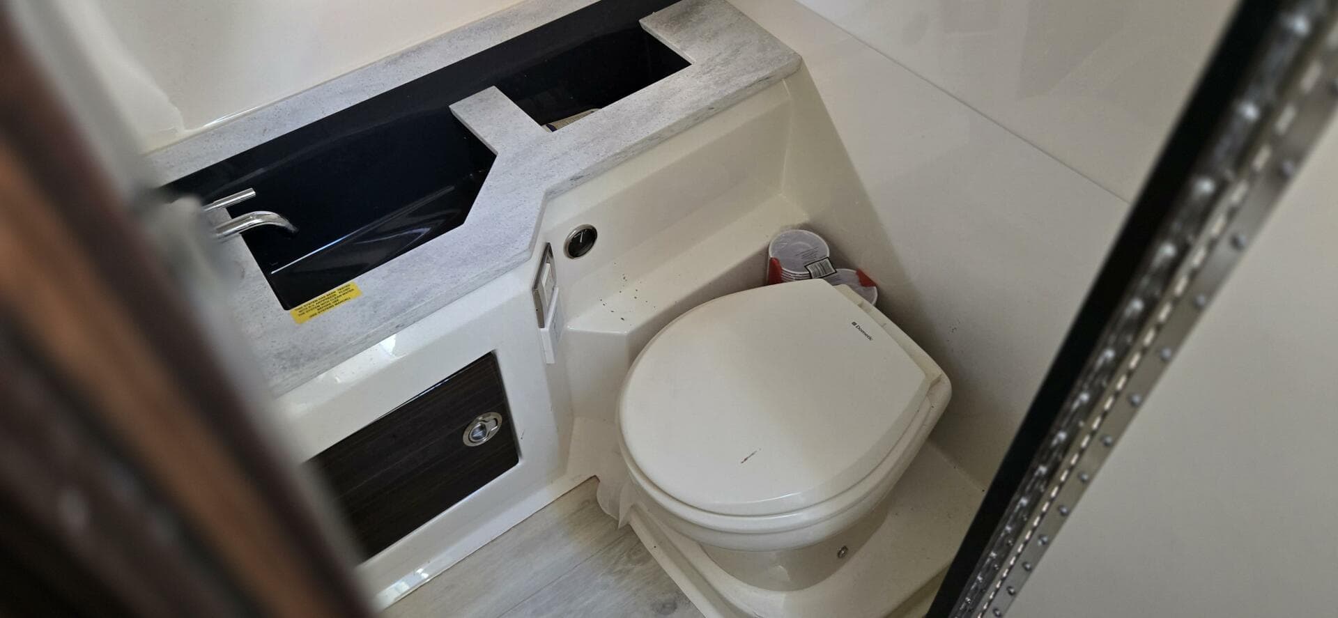 2016 Formula 330 Crossover Bowrider