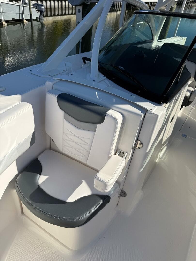 2021 Robalo R317