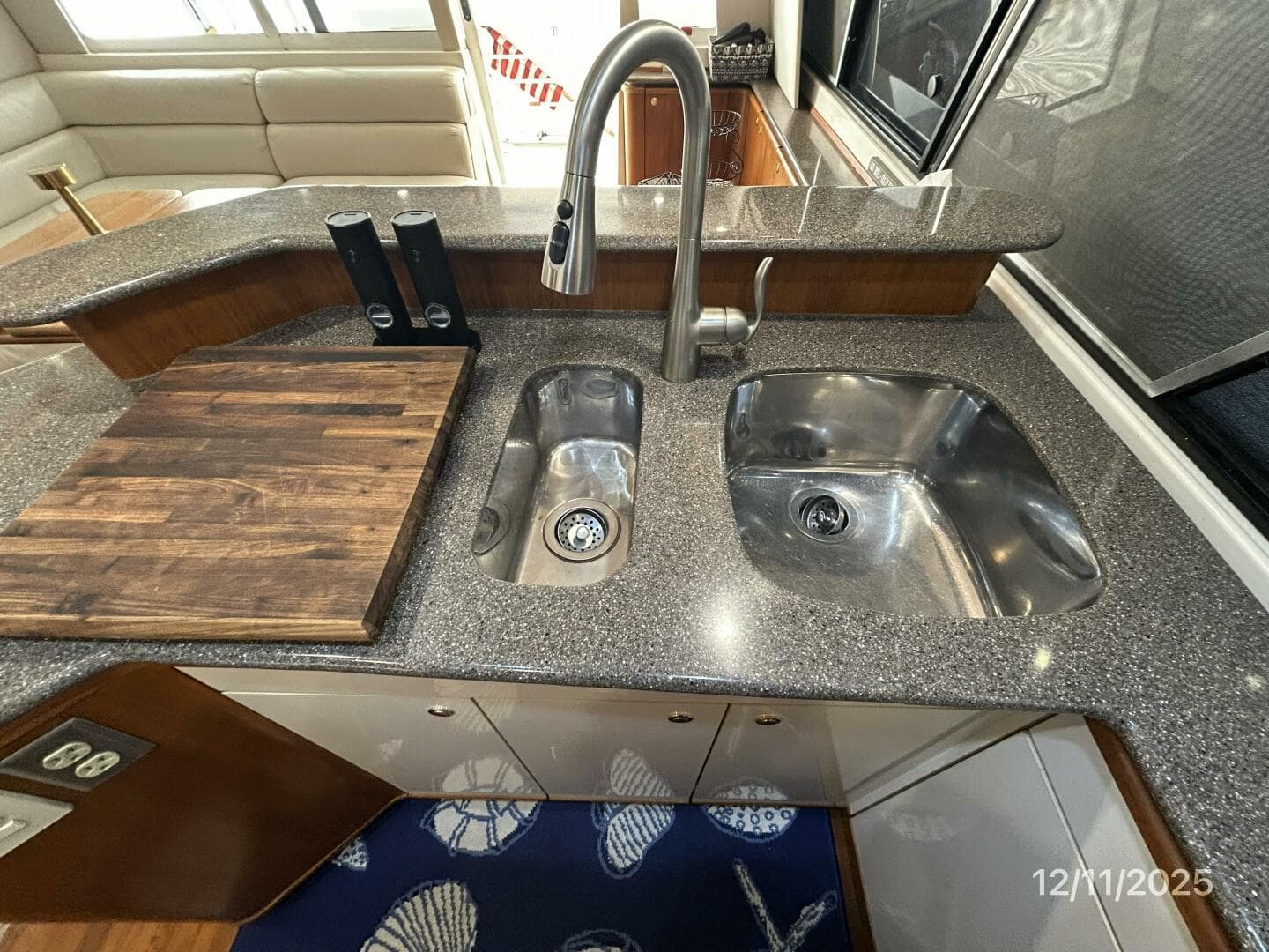 47' Bayliner galley sinks