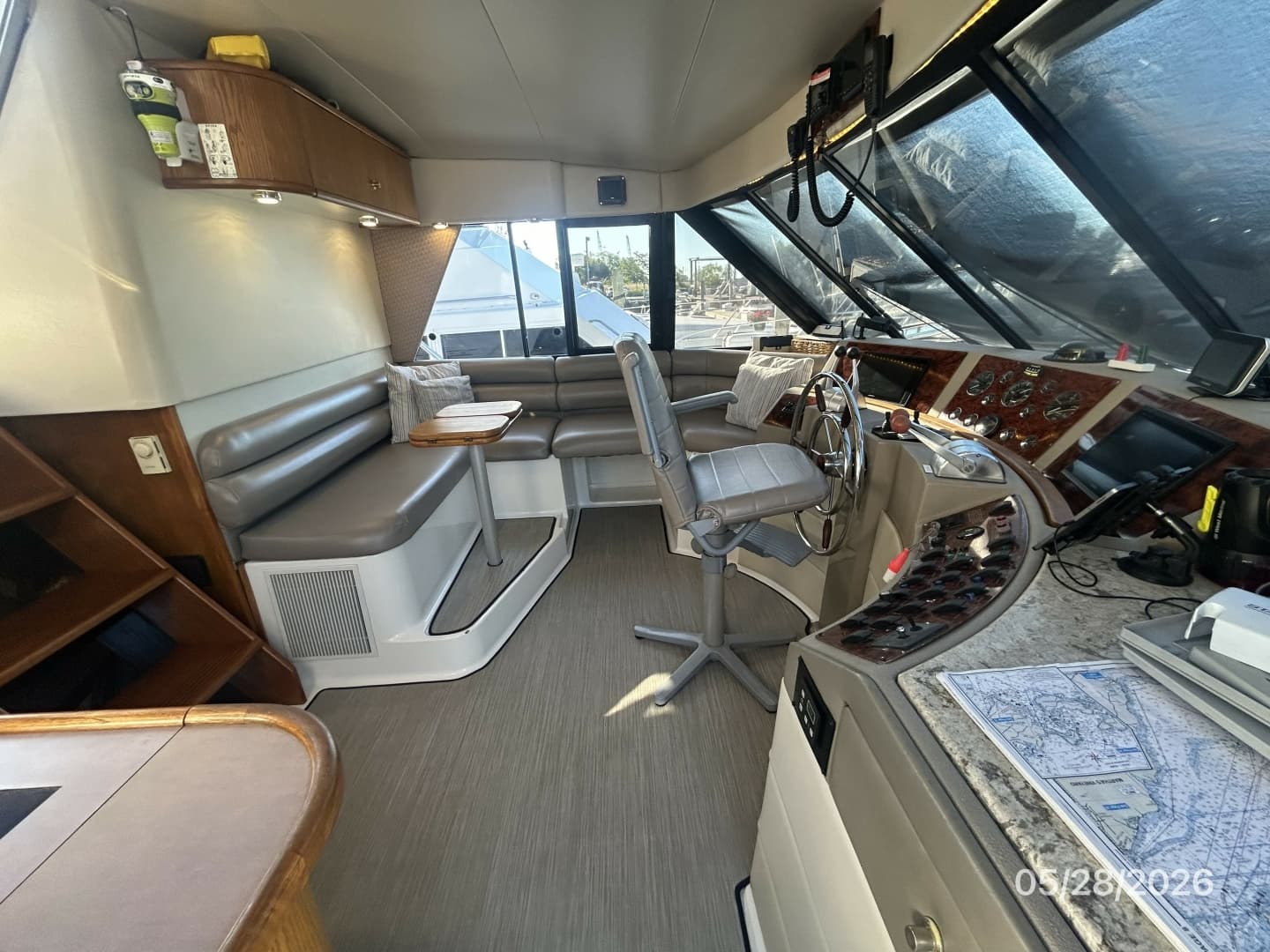 47' Bayliner pilothouse port