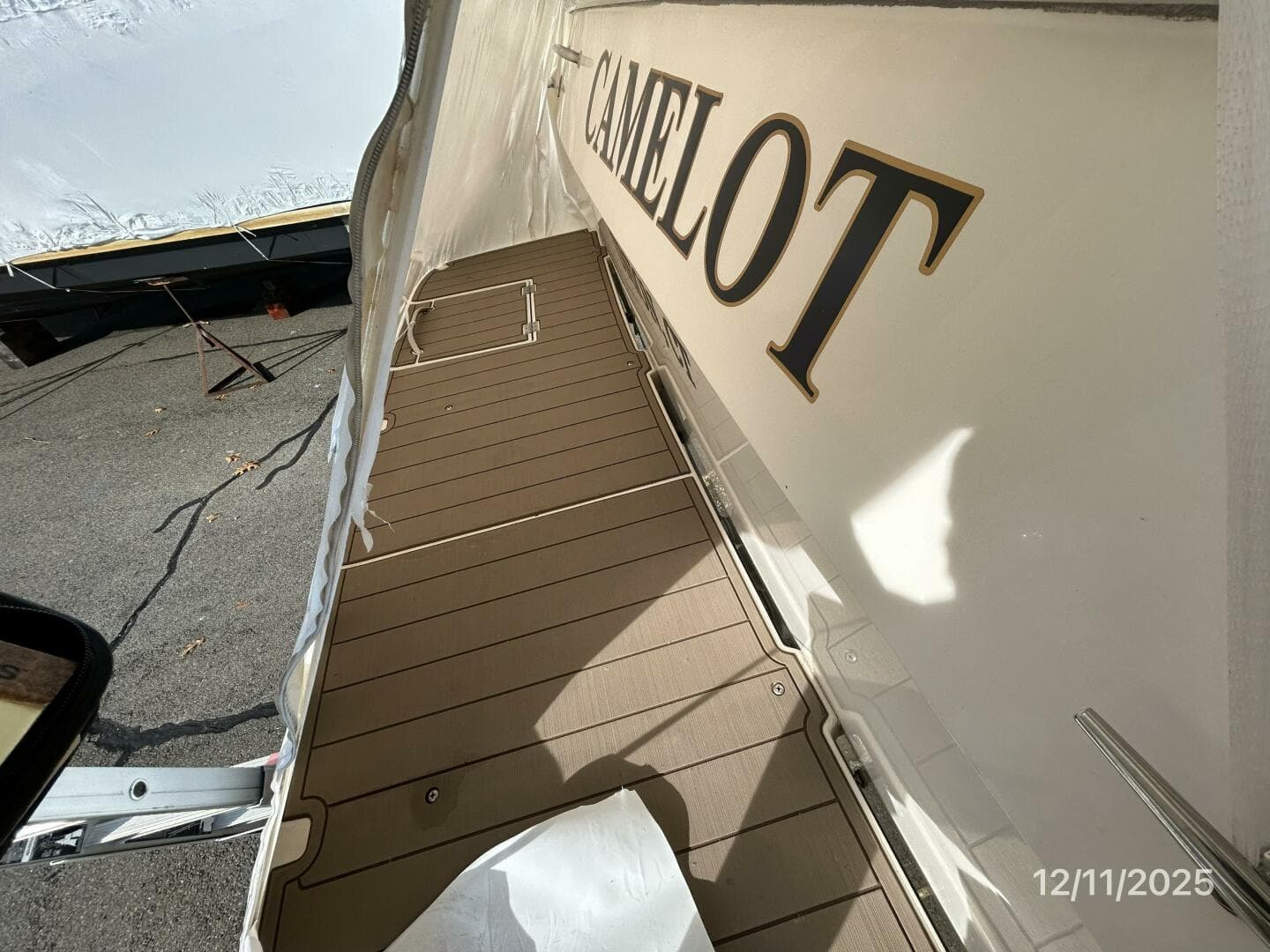 47' Bayliner swimplatform