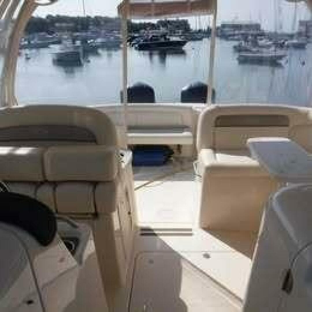 2016 Grady-White 335 Freedom, 109 hours