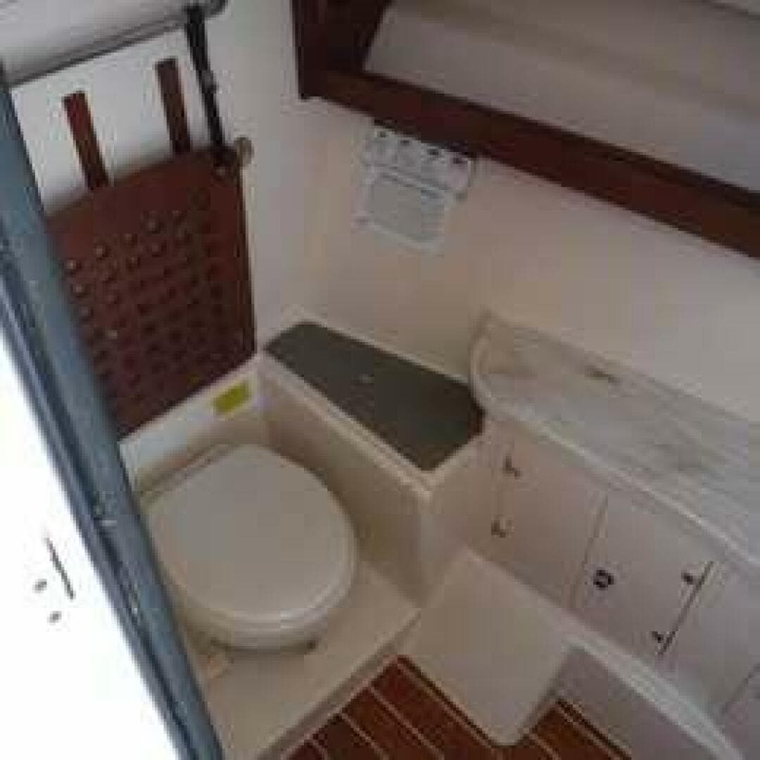 2016 Grady-White 335 Freedom, 109 hours