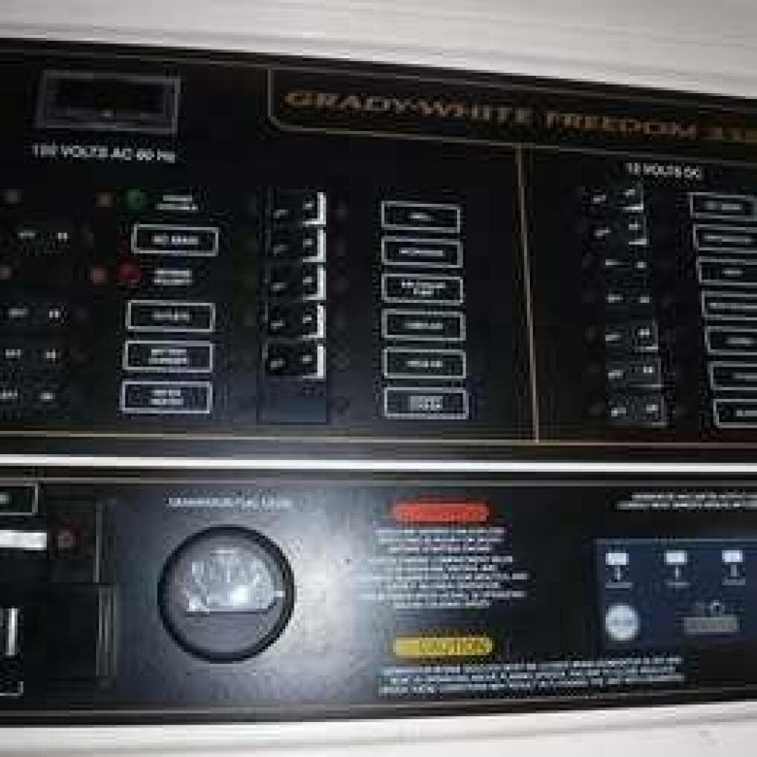 2014 Grady-White 335 Freedom