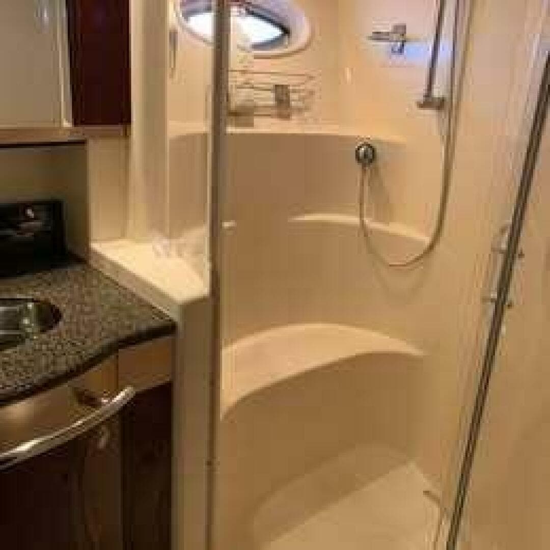 2007 Sea Ray 529 Sedan Bridge
