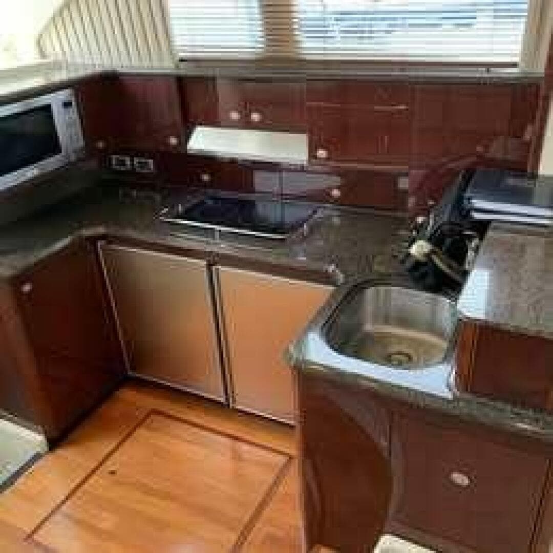 2007 Sea Ray 529 Sedan Bridge