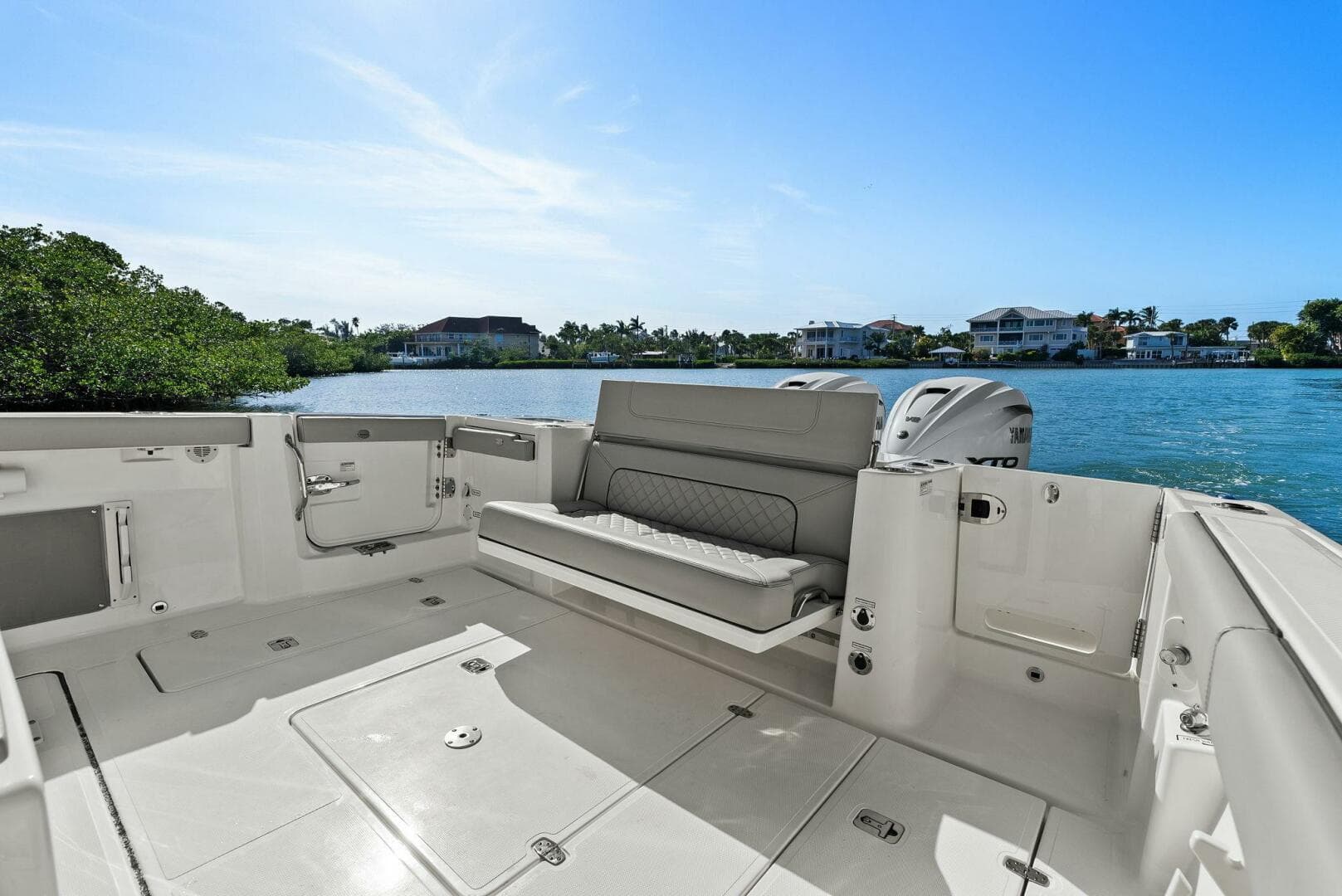 2024 Pursuit S 358 Sport - Cockpit