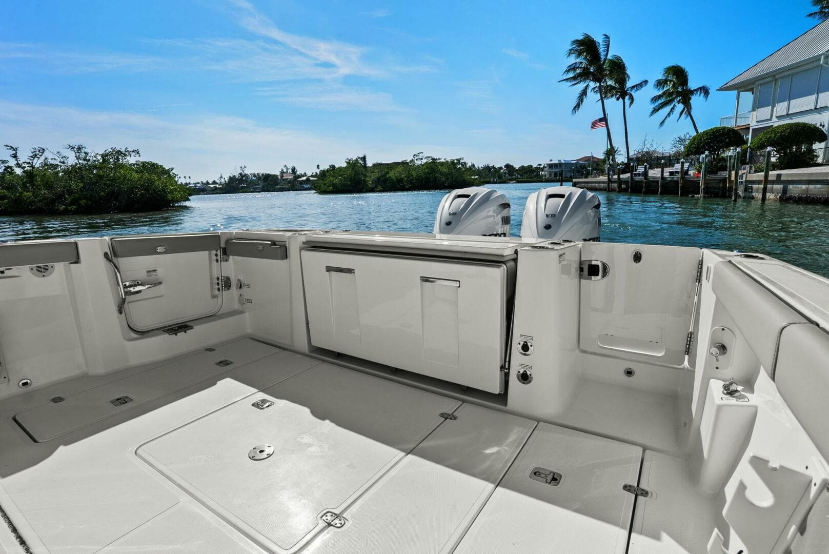 2024 Pursuit S 358 Sport - Cockpit