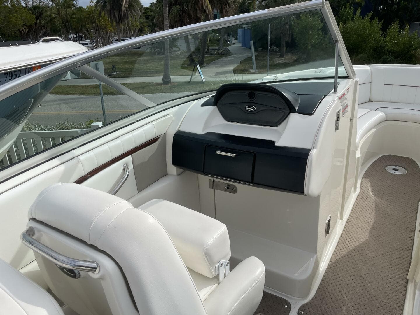 2008 Sea Ray 270 SLX