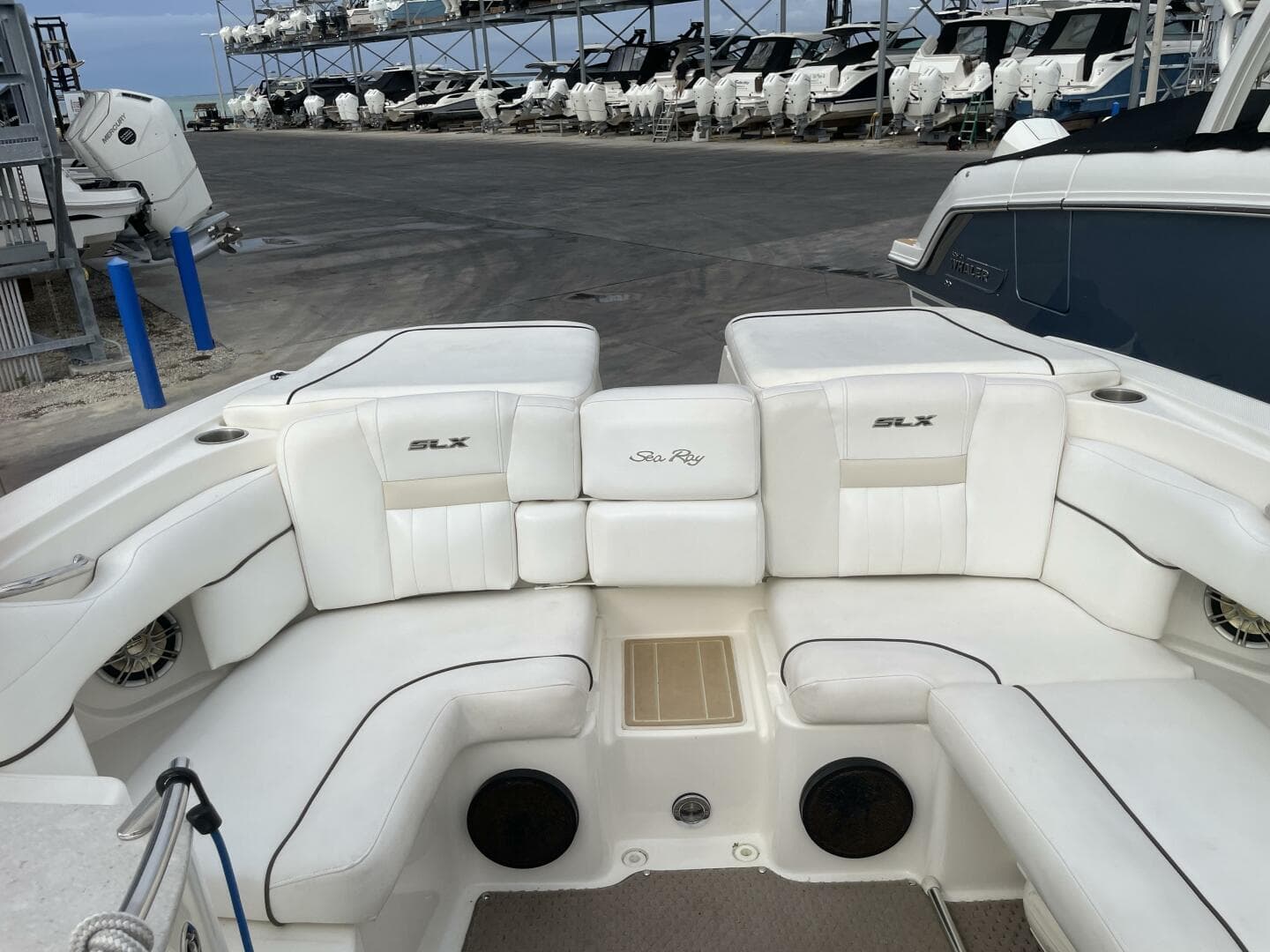 2008 Sea Ray 270 SLX