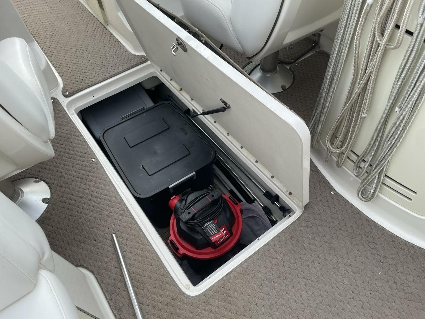 2008 Sea Ray 270 SLX