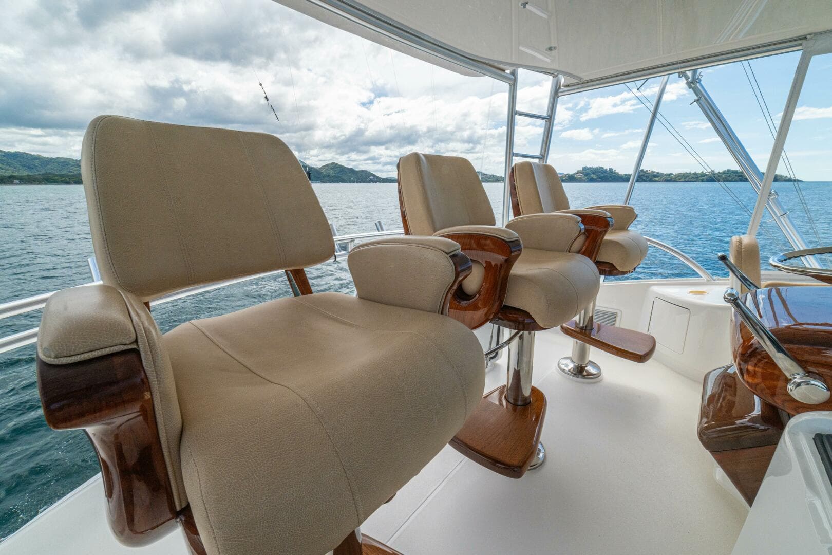 2016 Viking 66 Convertible Watts Up