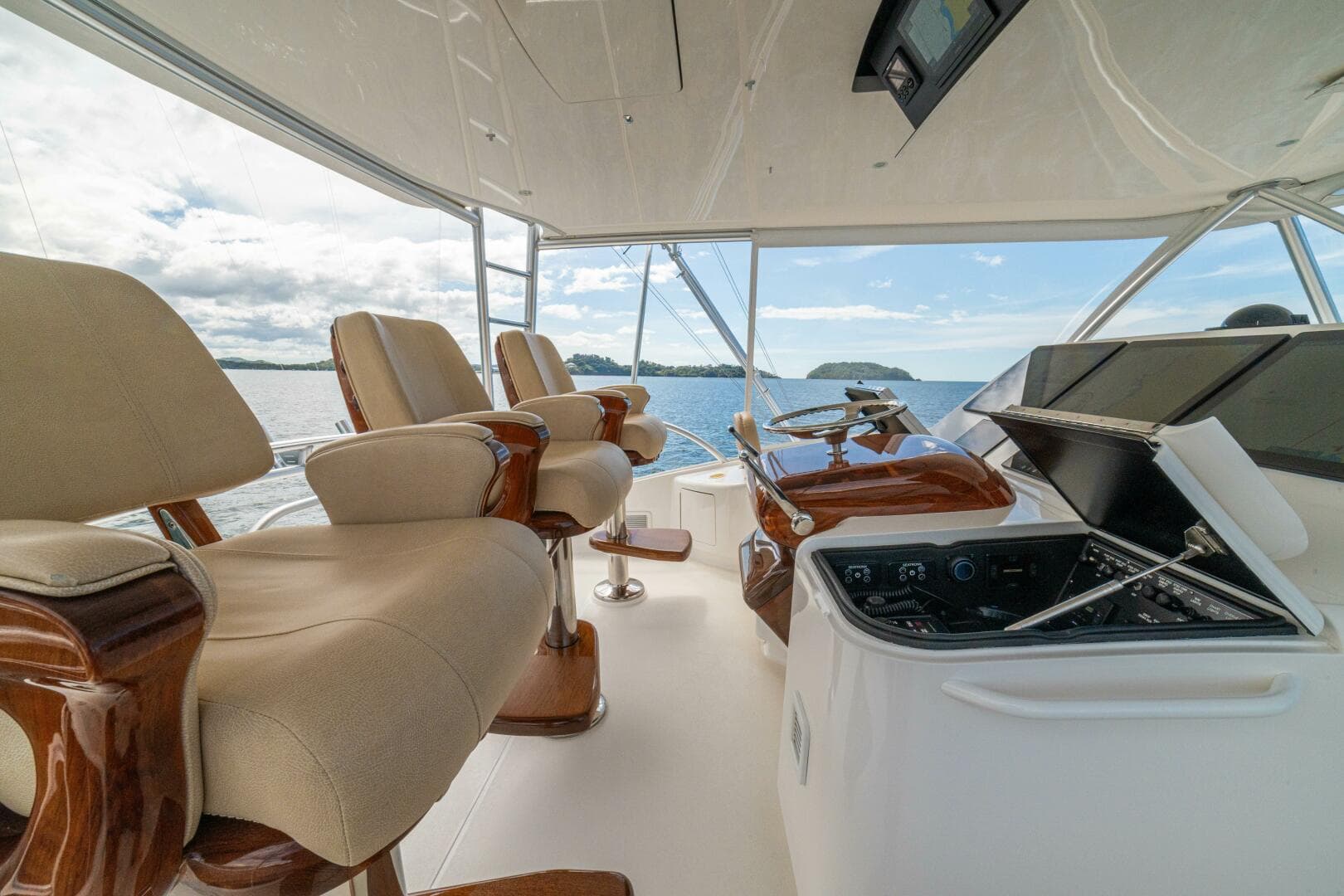 2016 Viking 66 Convertible