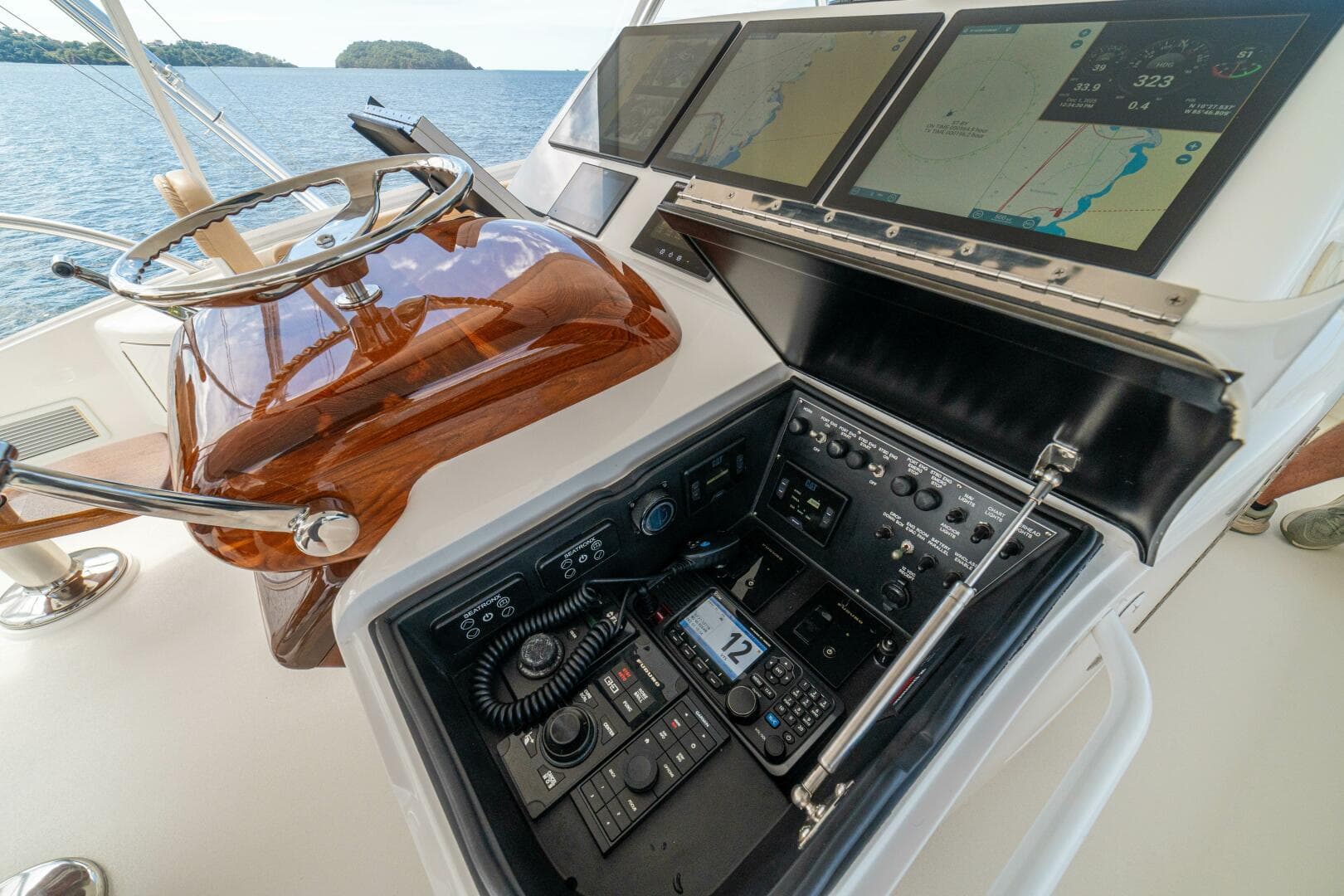 2016 Viking 66 Convertible