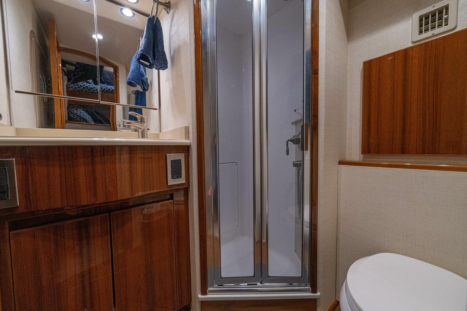 2016 Viking 66 Convertible