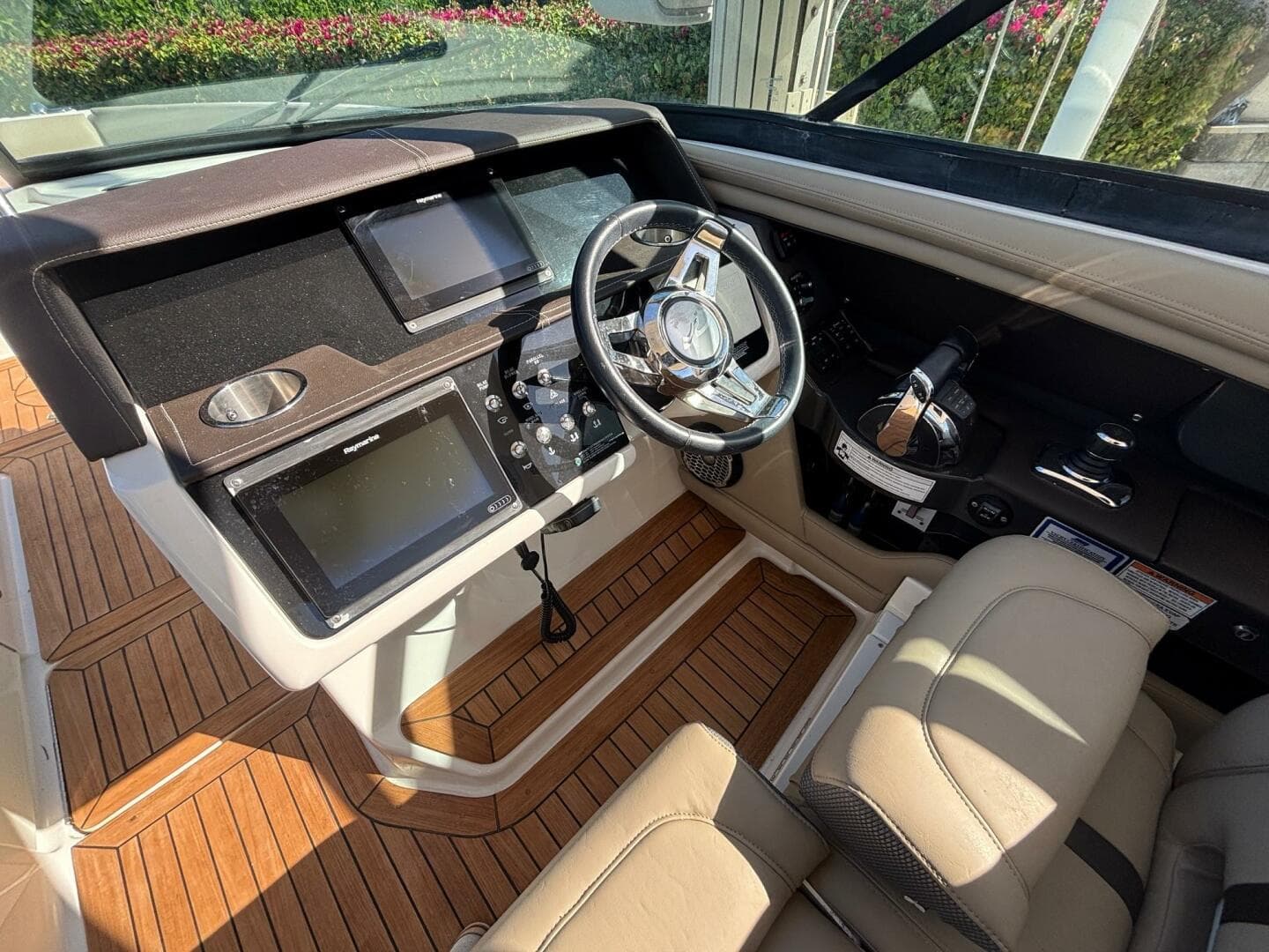 2016 Sea Ray 350 SLX