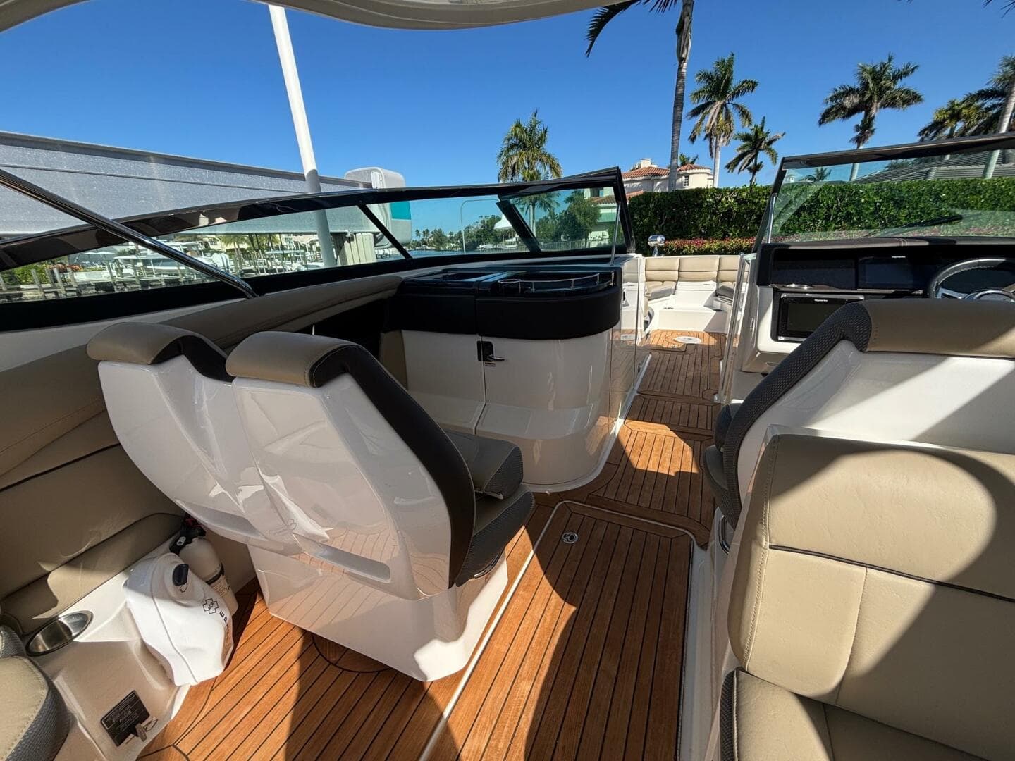 2016 Sea Ray 350 SLX