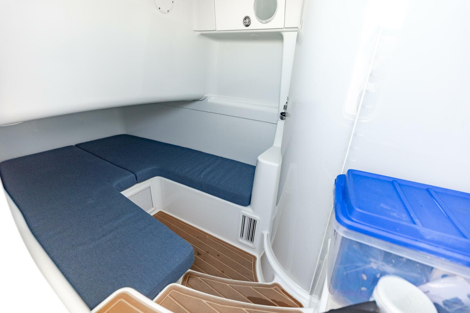 2017 42 Yellowfin Offshore Fins Up Cabin (2)