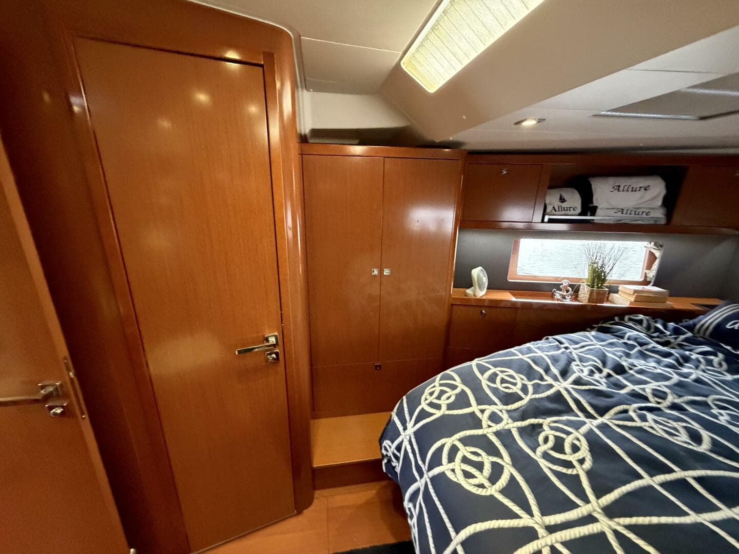 2014 Beneteau Oceanis 55