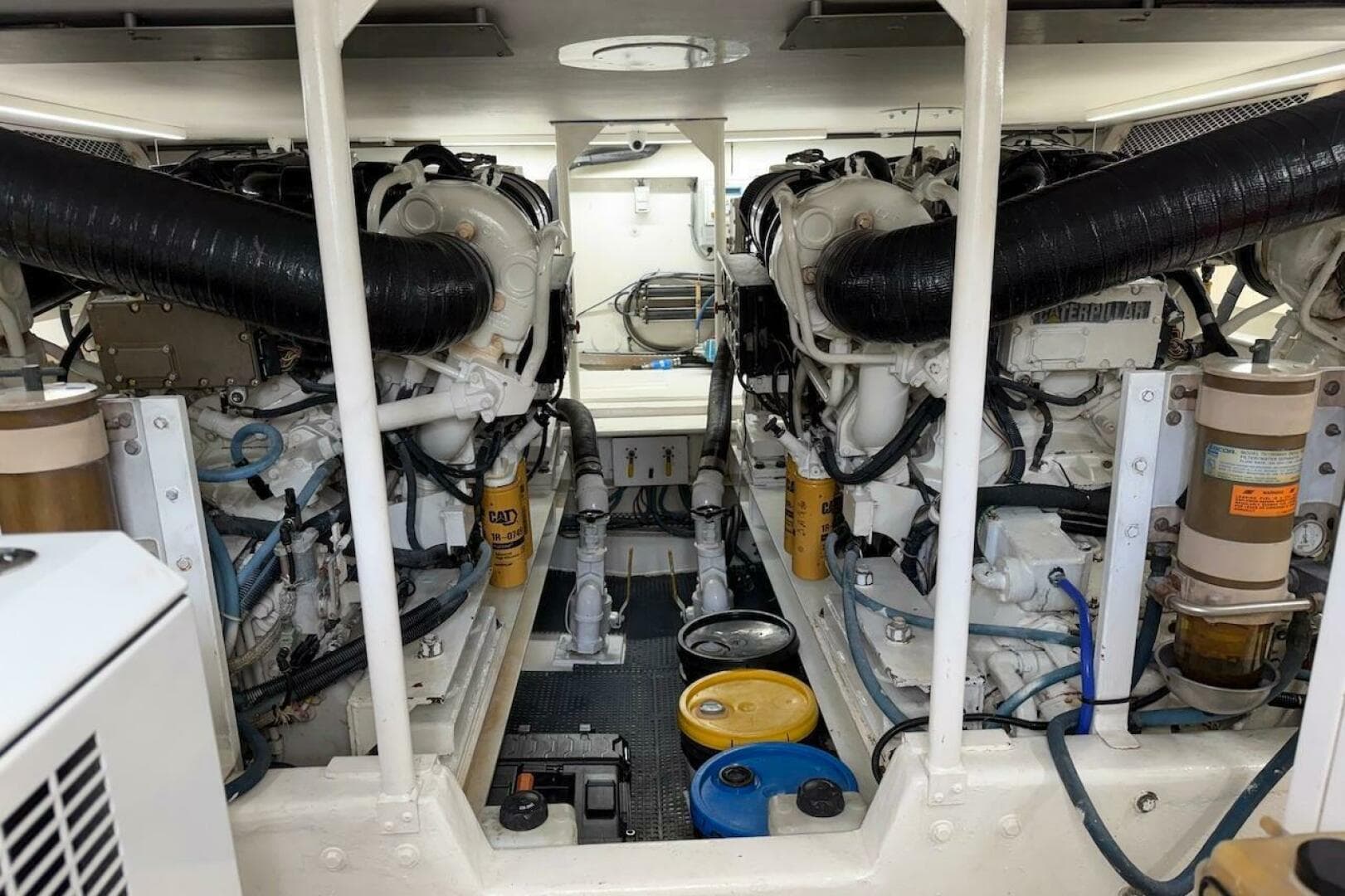 1999 Viking 58 Convertible