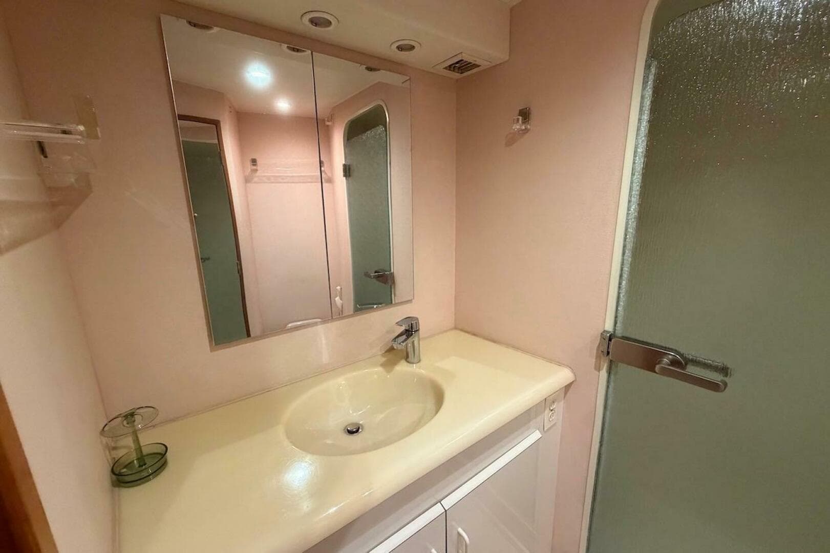 1999 Viking 58 Convertible