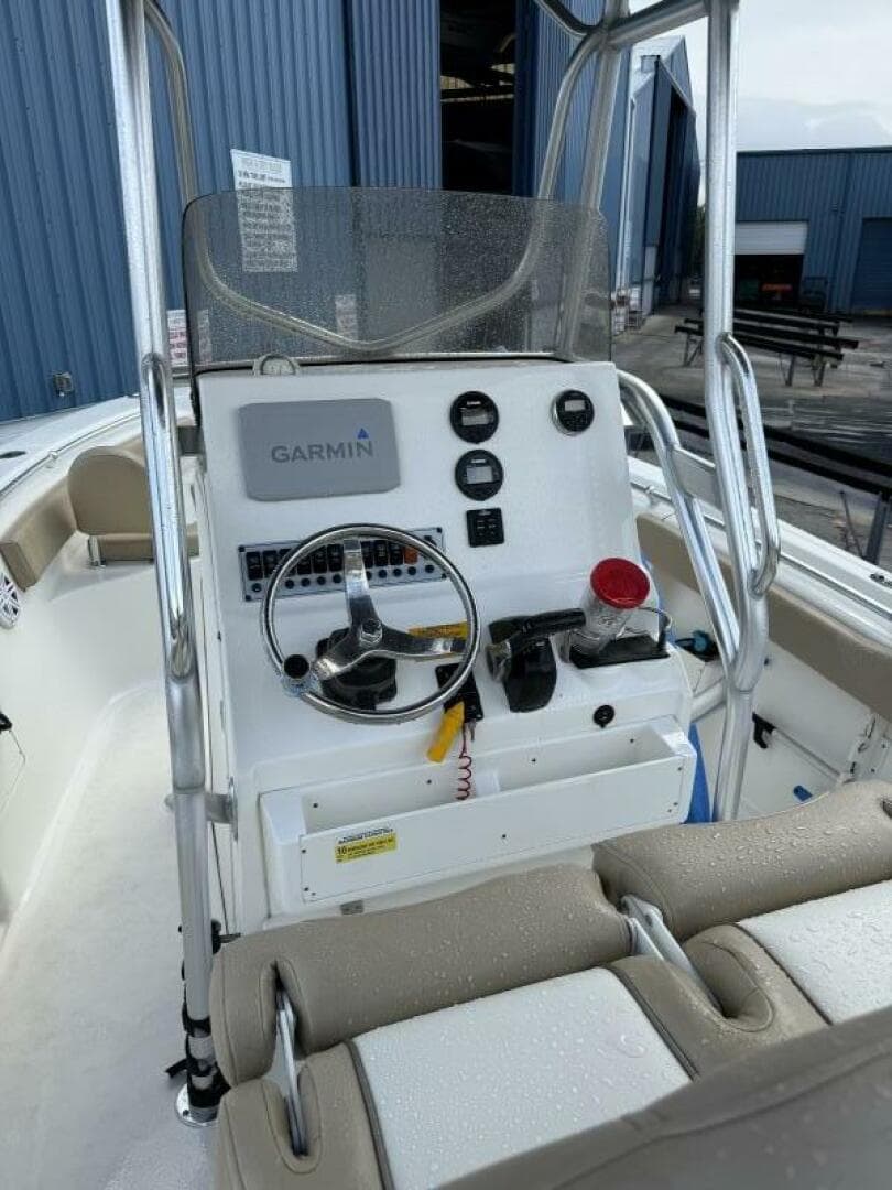 2019 Key West 239 CC Fwd Seating