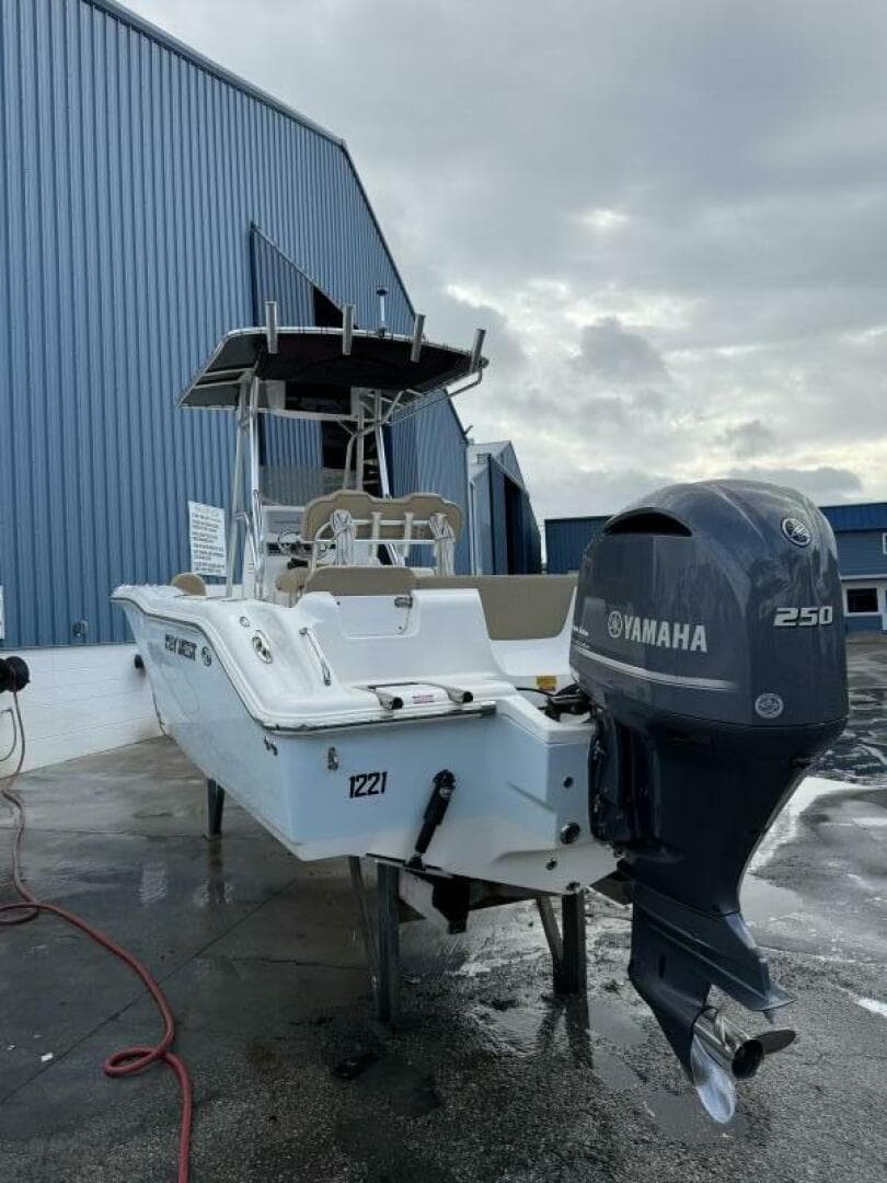 2019 Key West 239 CC Fwd Seating