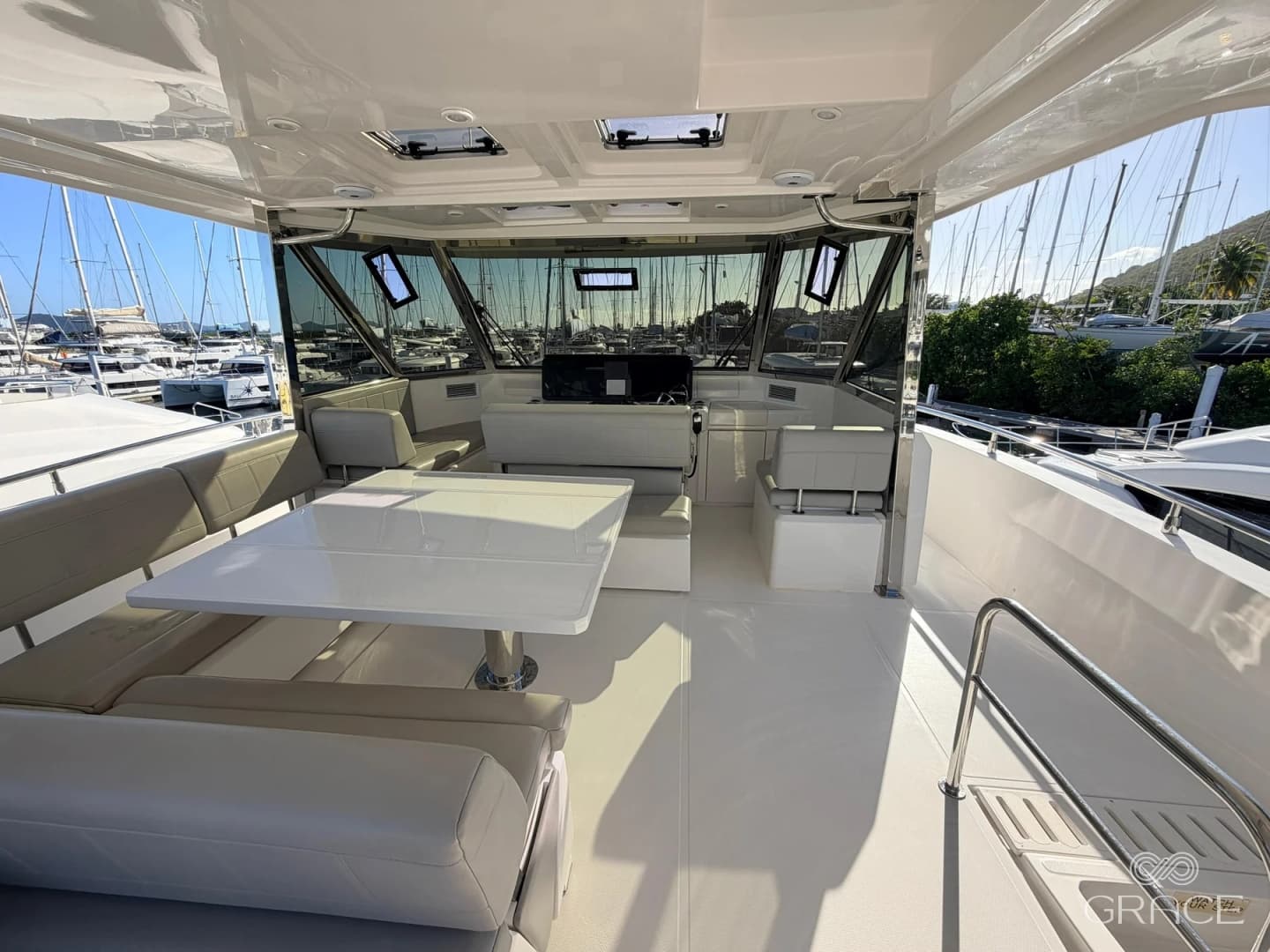 2022 Aquila 54 Yacht