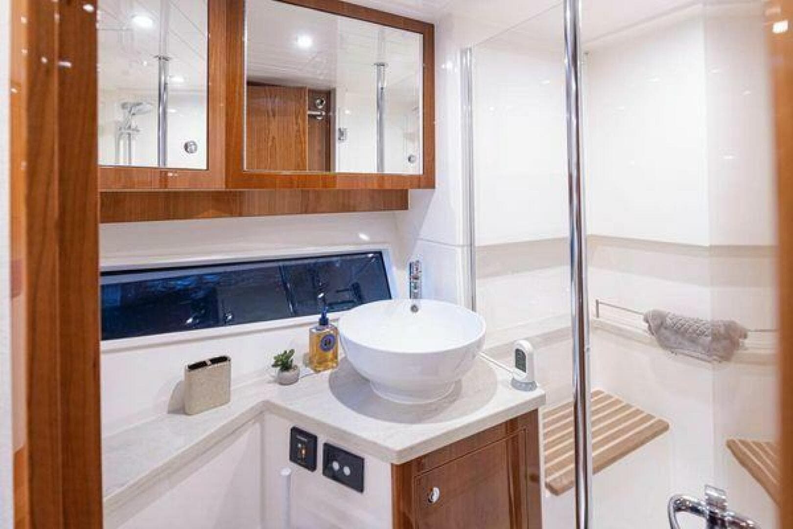 2019 Riviera 395 SUV