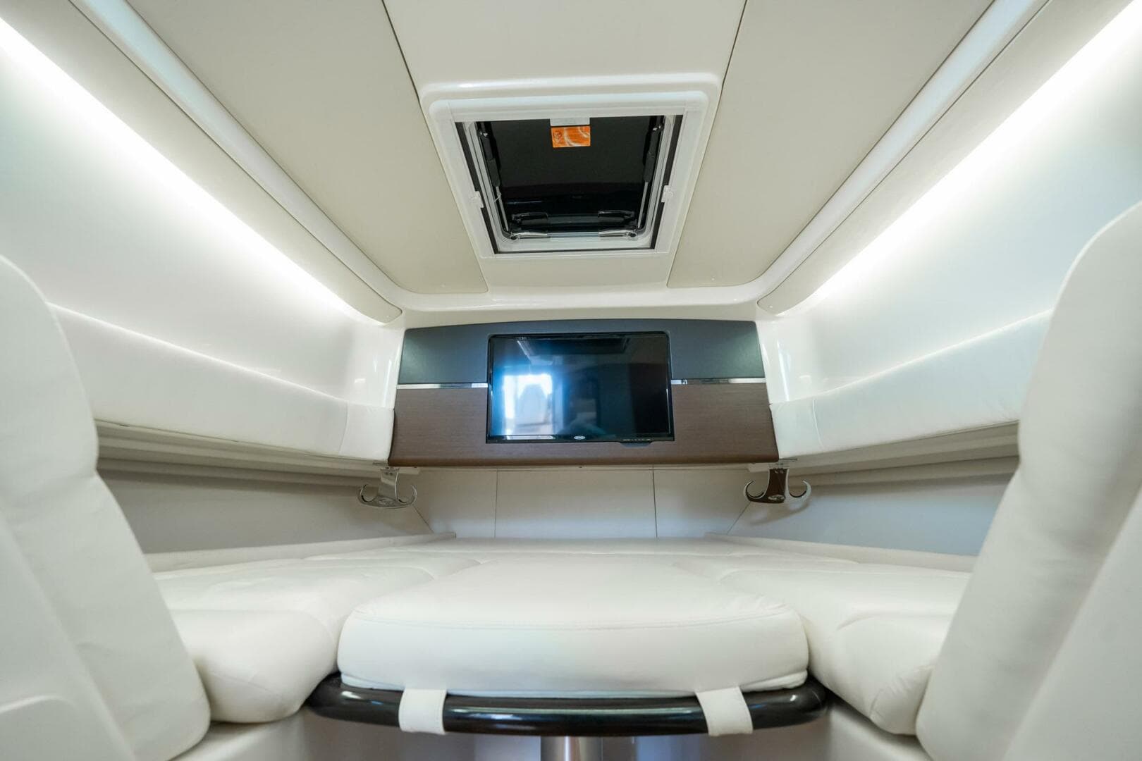 2021 Grady-White Canyon 456