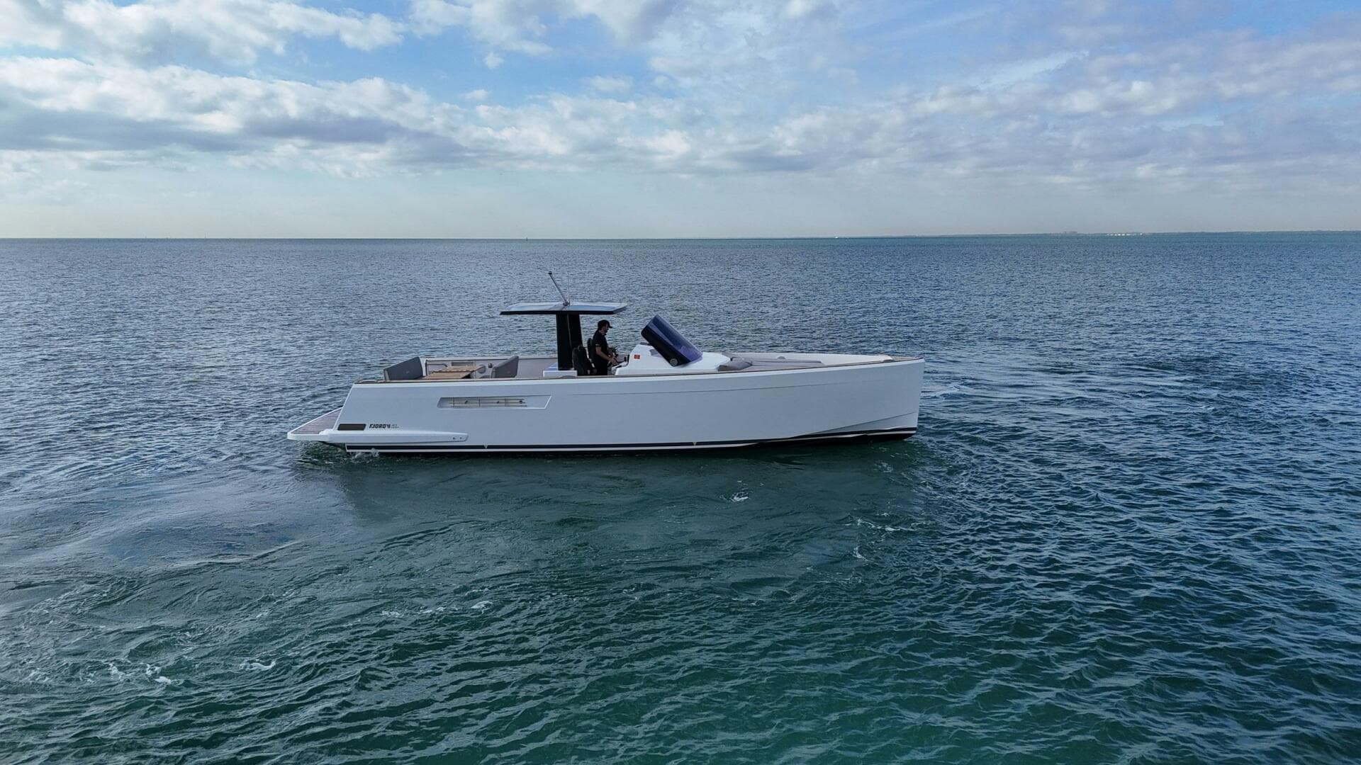 2019 Fjord 40 Open
