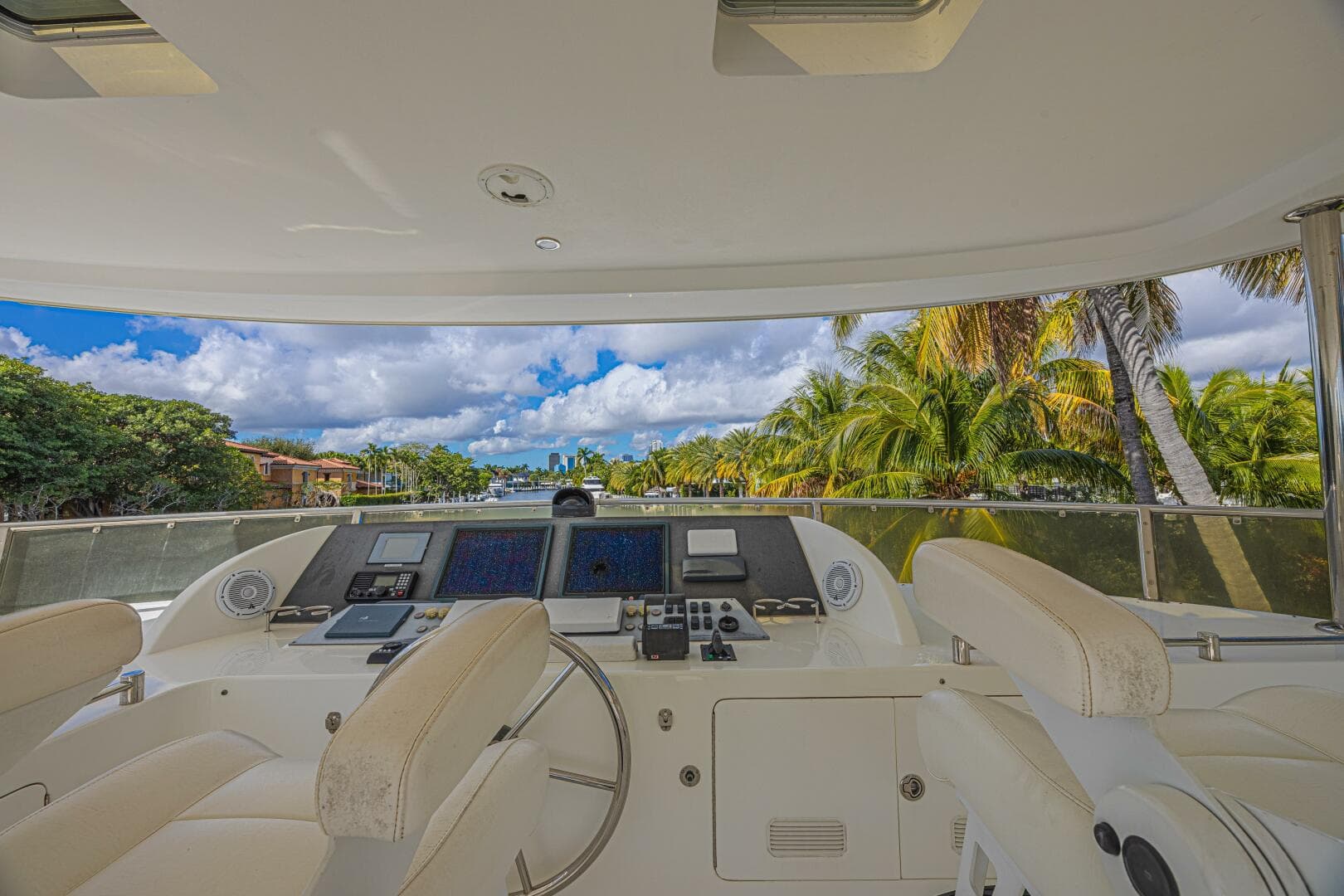 2010 Ocean Alexander 74 Motoryacht