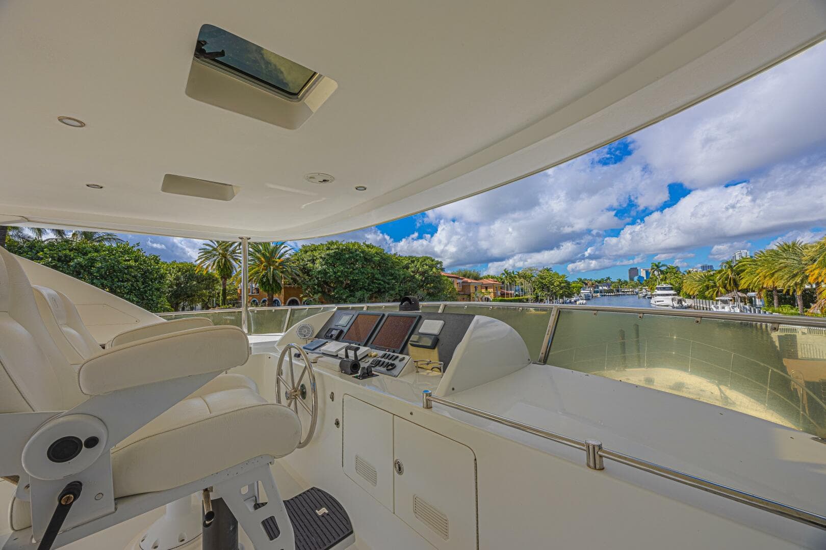 2010 Ocean Alexander 74 Motoryacht