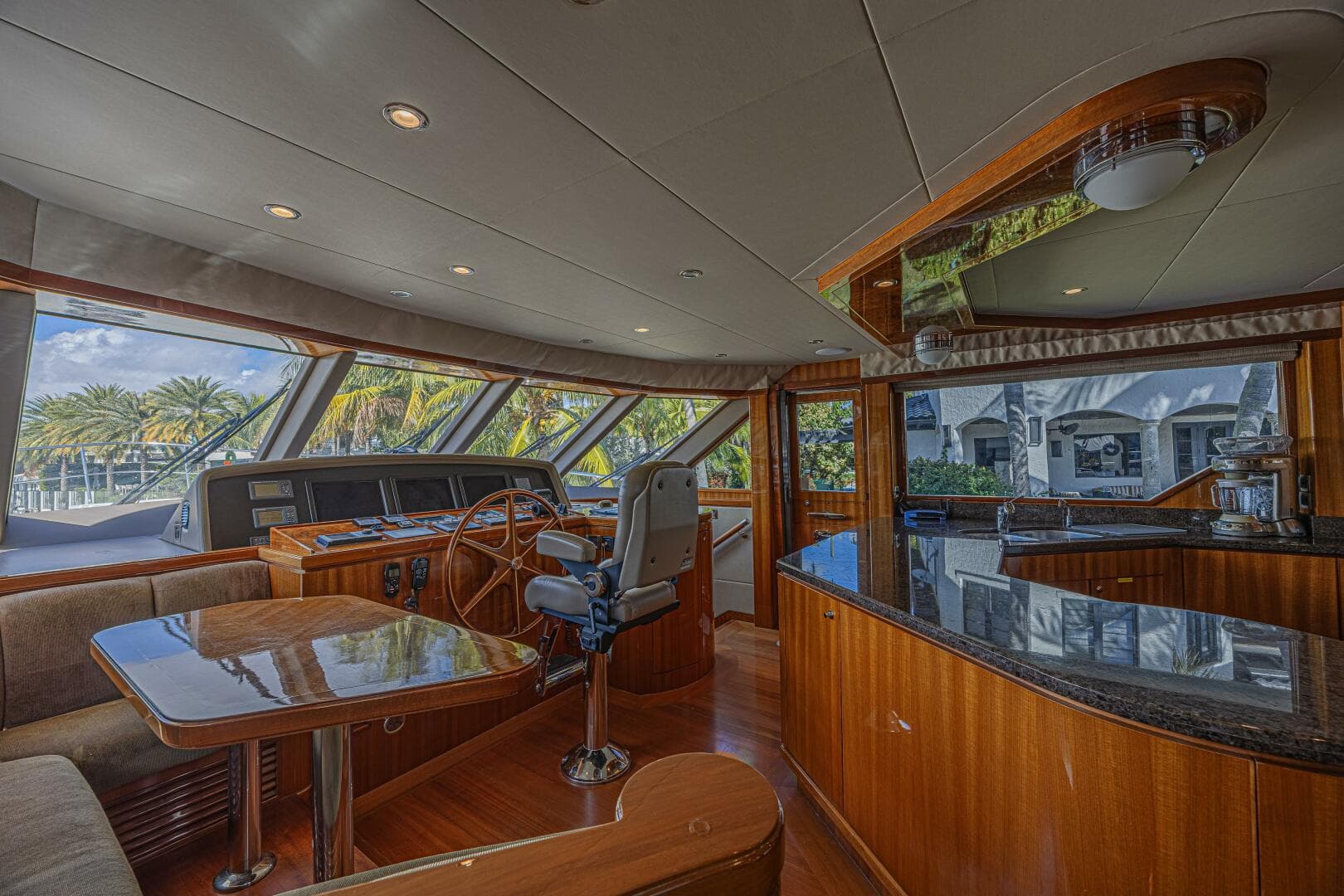 2010 Ocean Alexander 74 Motoryacht