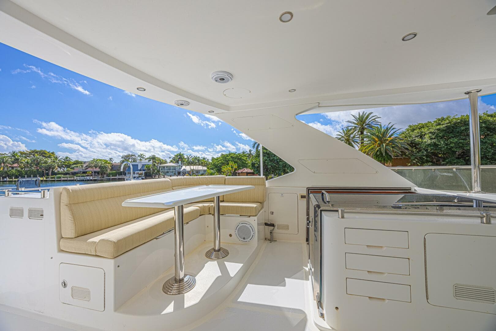 2010 Ocean Alexander 74 Motoryacht