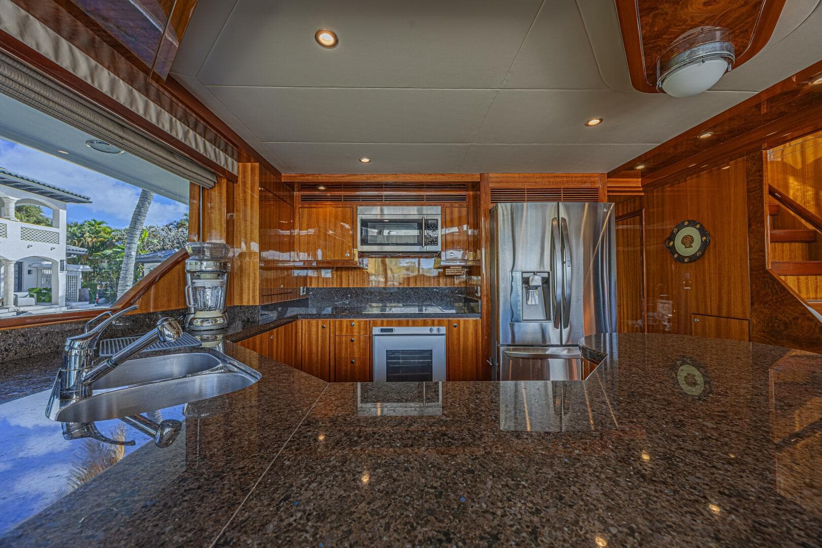 2010 Ocean Alexander 74 Motoryacht