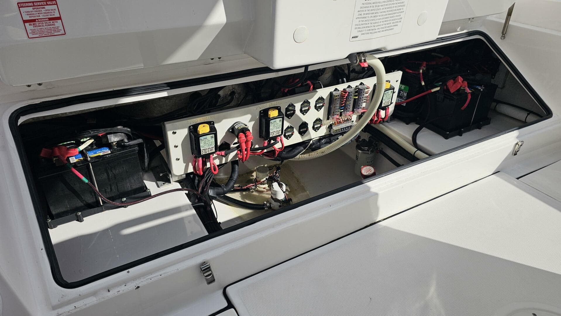 2021 Everglades 273CC