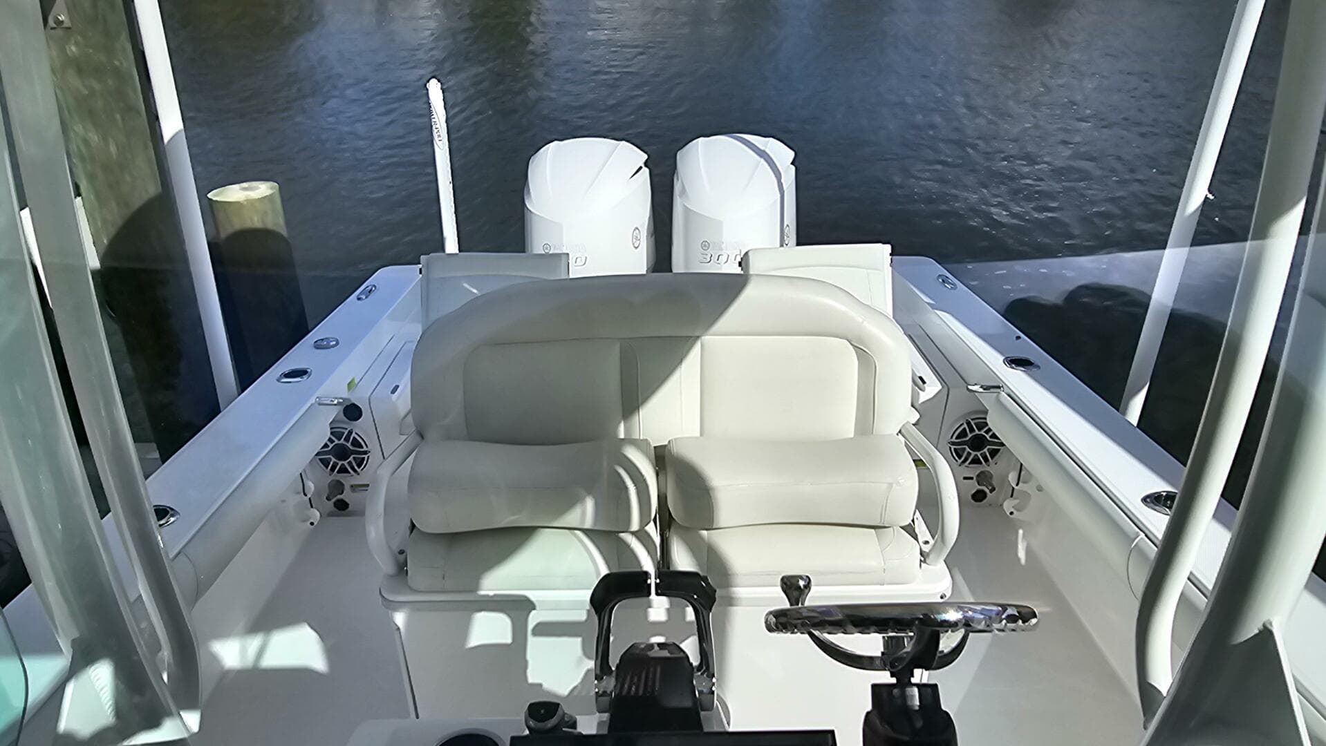 2021 Everglades 273CC