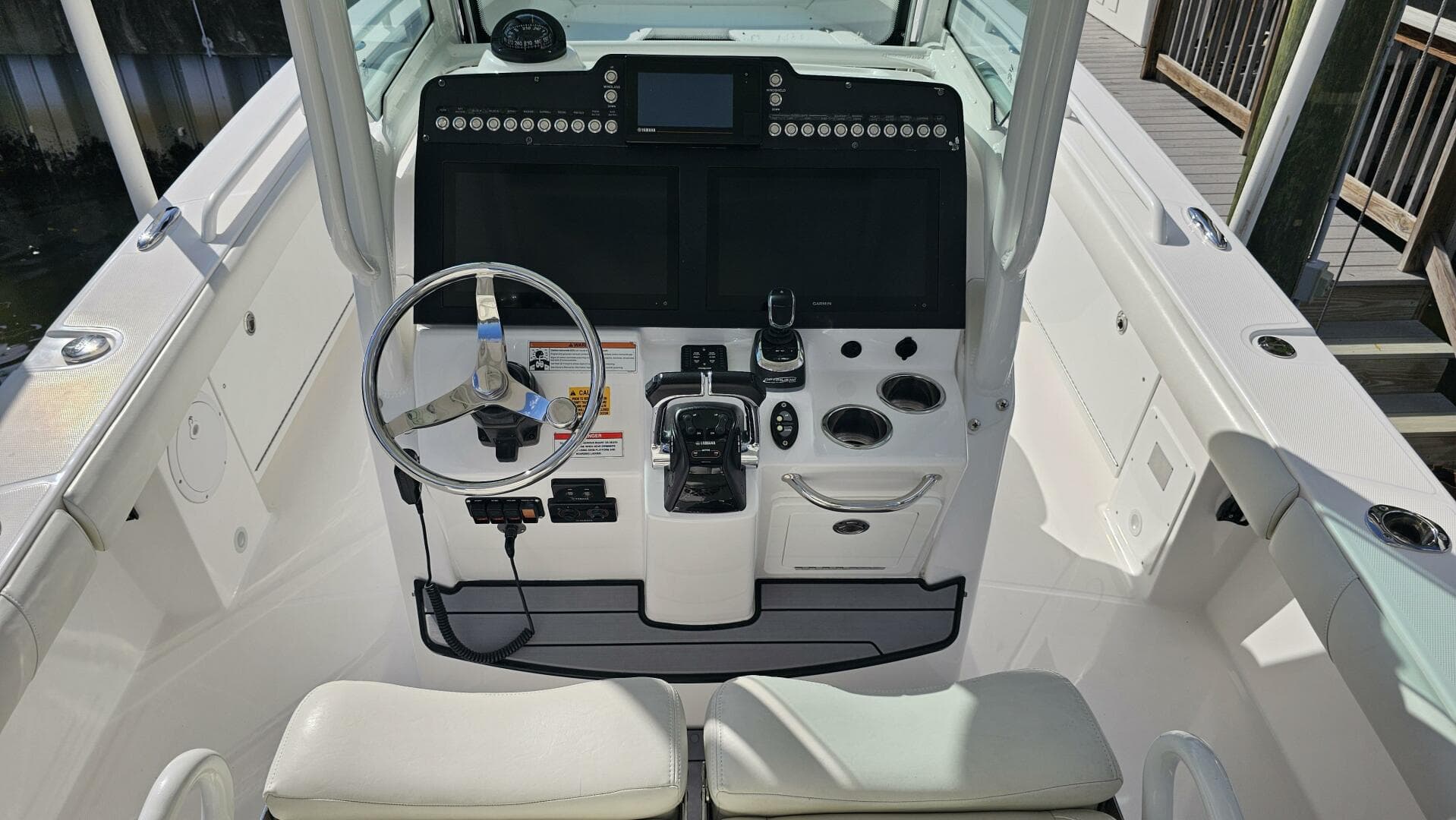 2021 Everglades 273CC